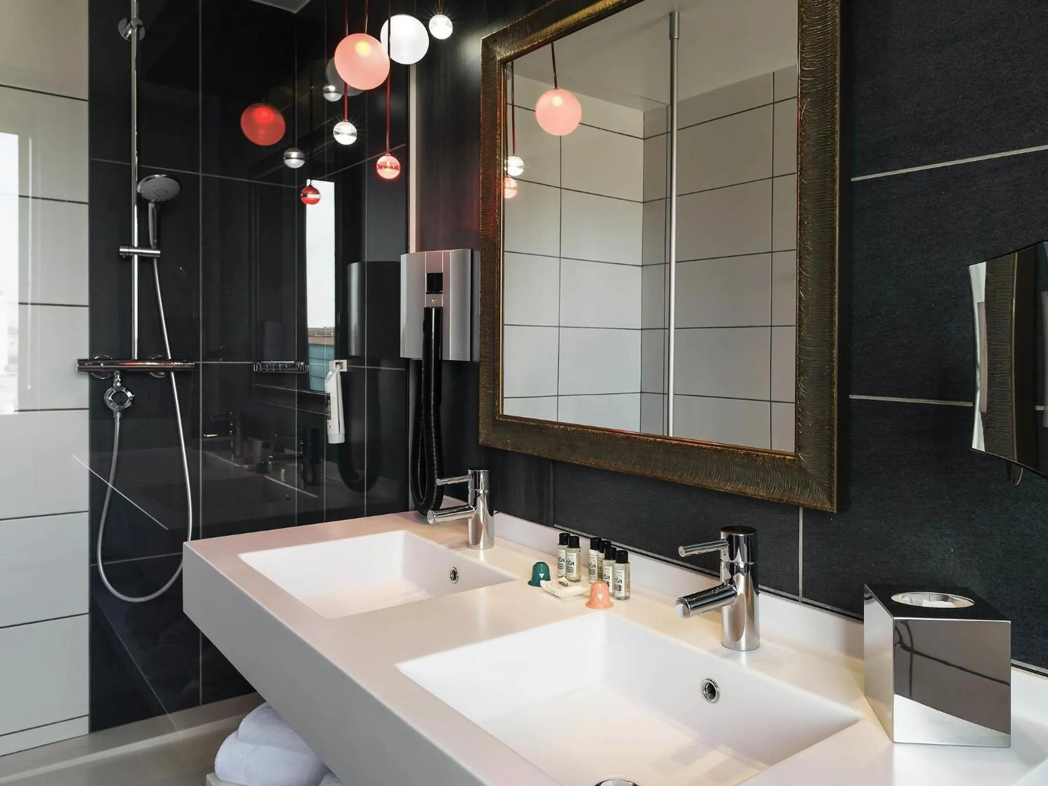 Bedroom in Mercure Lyon Centre - Gare Part Dieu