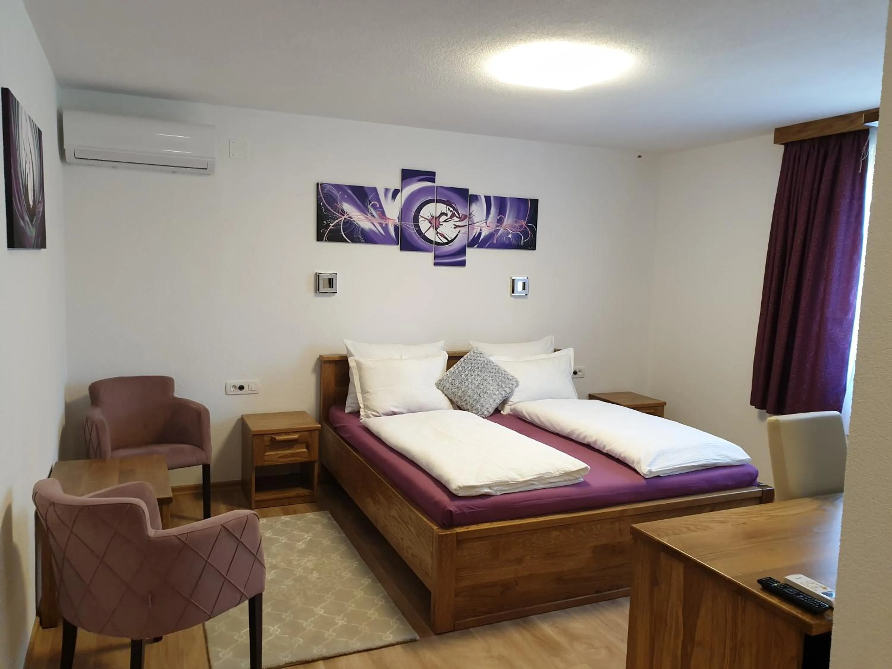 Photo of the whole room, Bed in Pansion Breza