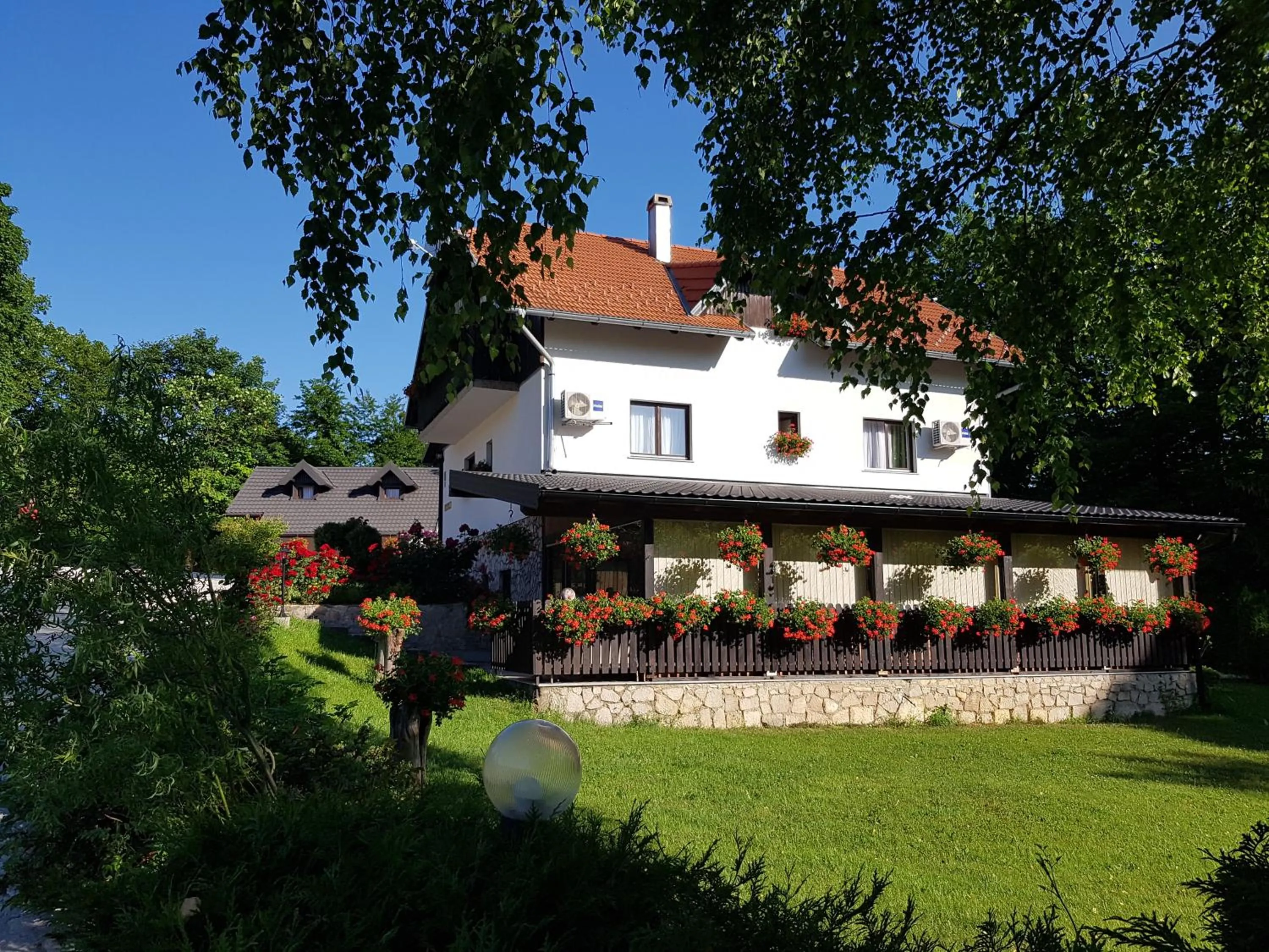 Property building in Pansion Breza