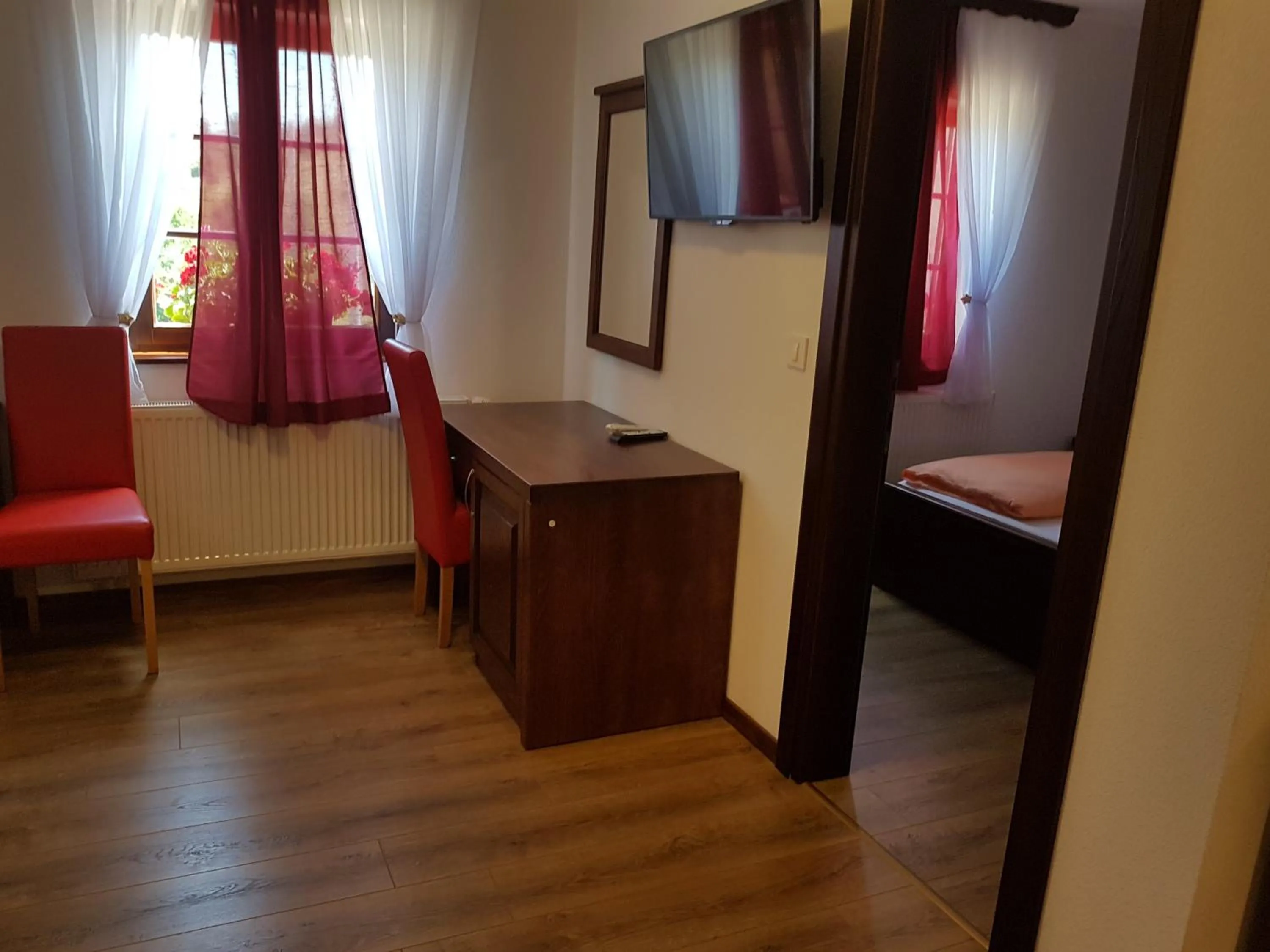 Photo of the whole room, Bed in Pansion Breza