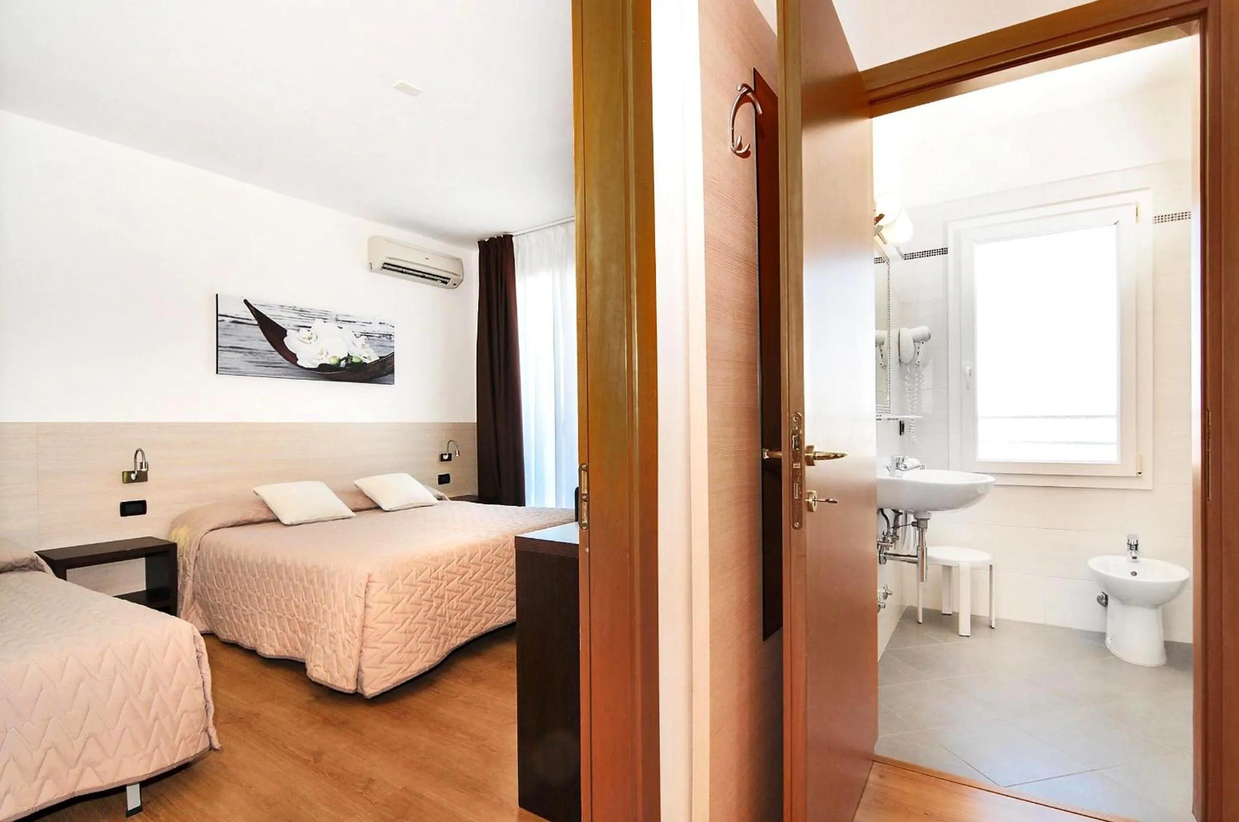 Photo of the whole room, Bed in Hotel Levante