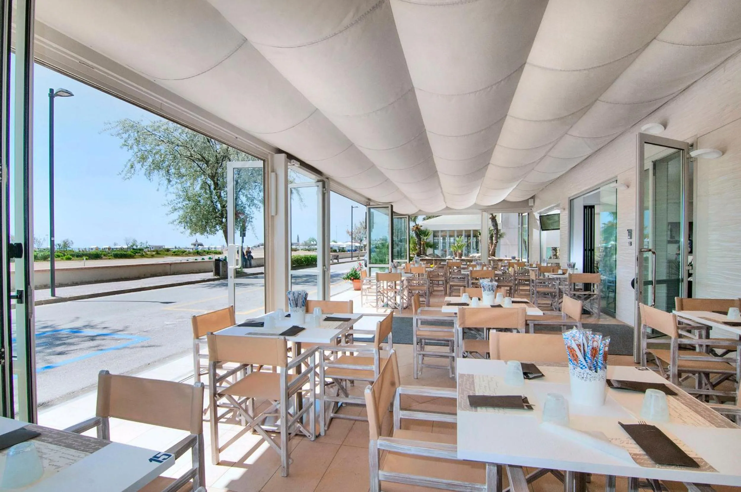 Restaurant/places to eat in Hotel Levante