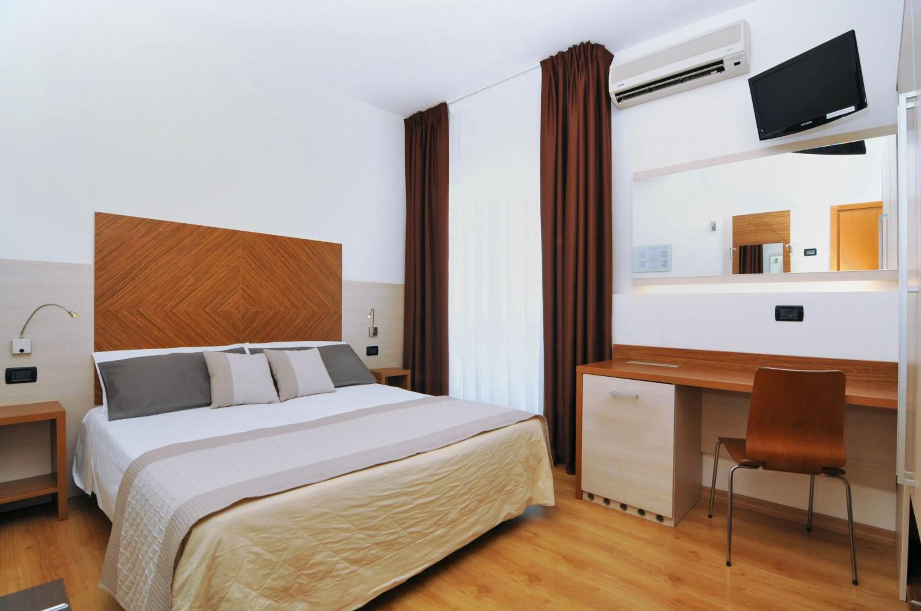 Bedroom, Bed in Hotel Levante