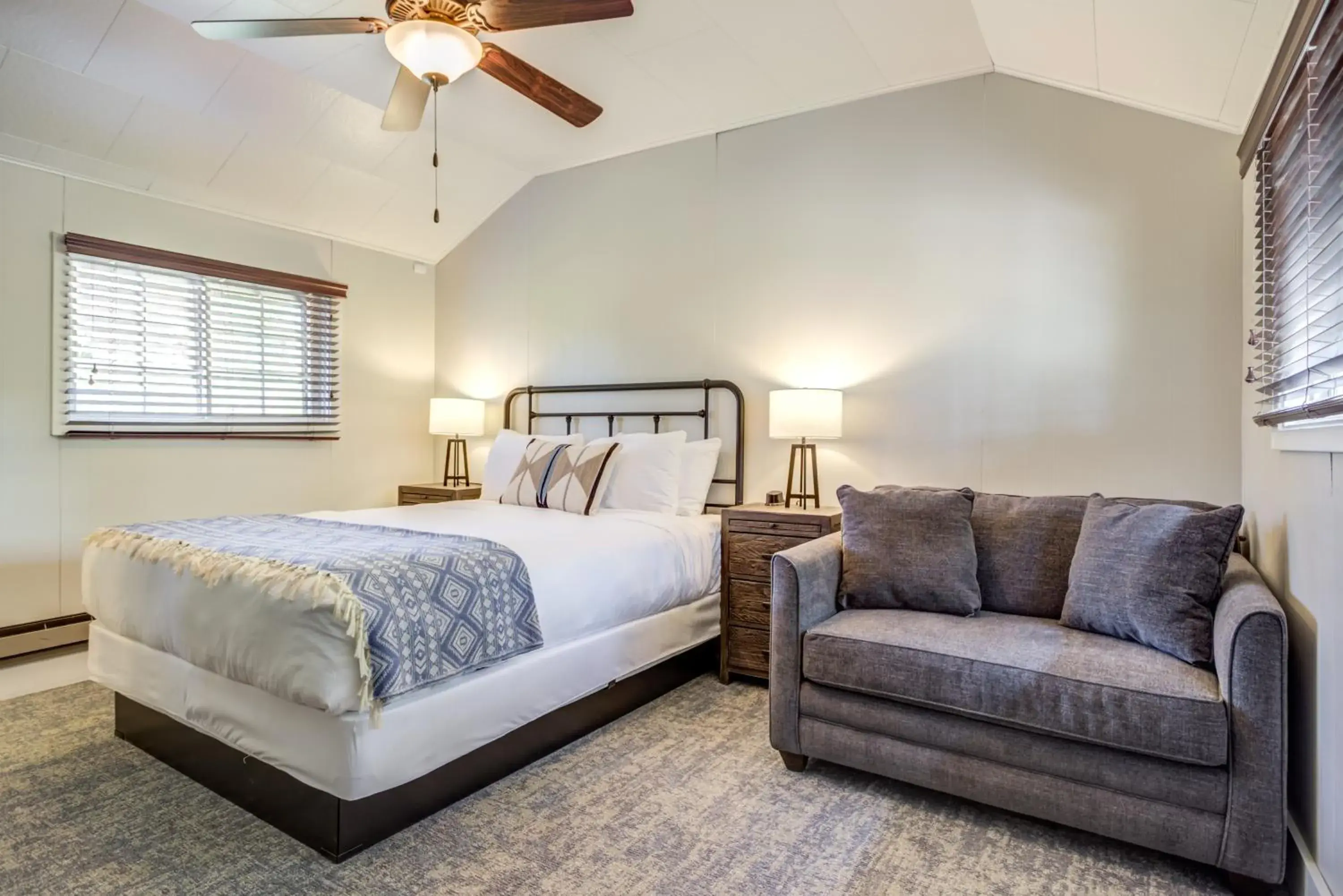 Superior Queen Room in Grand Lake Lodge Superior Queen Room in Grand Lake Lodge