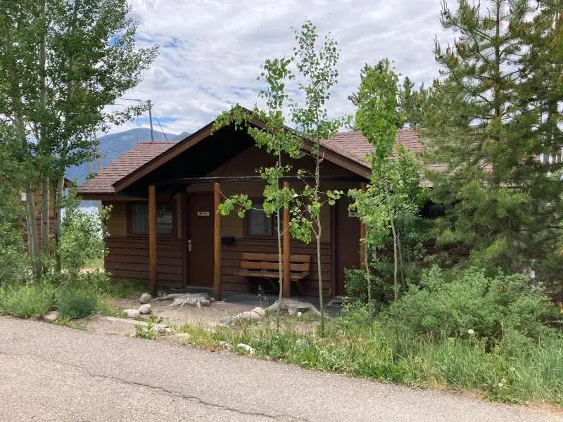 Queen Room in Grand Lake Lodge Queen Room in Grand Lake Lodge