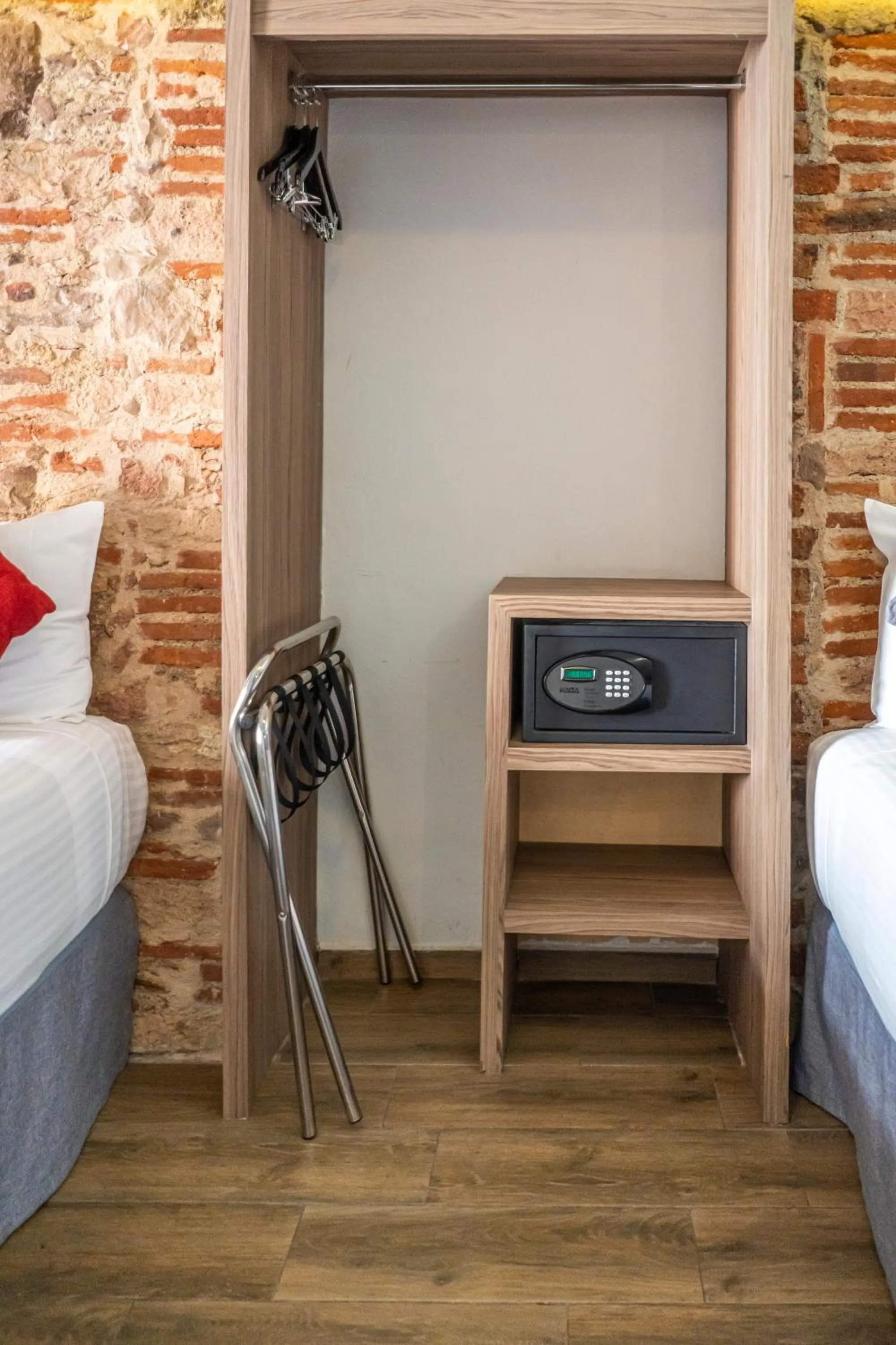 Photo of the whole room, Bed in Hotel Hidalgo