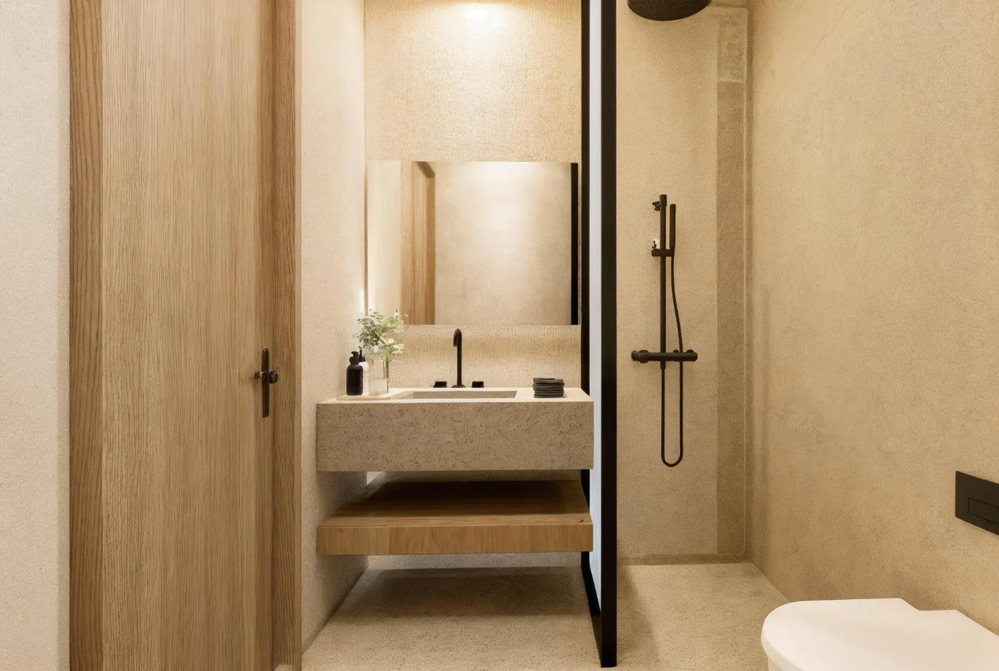 Shower in Kleopatra Inn