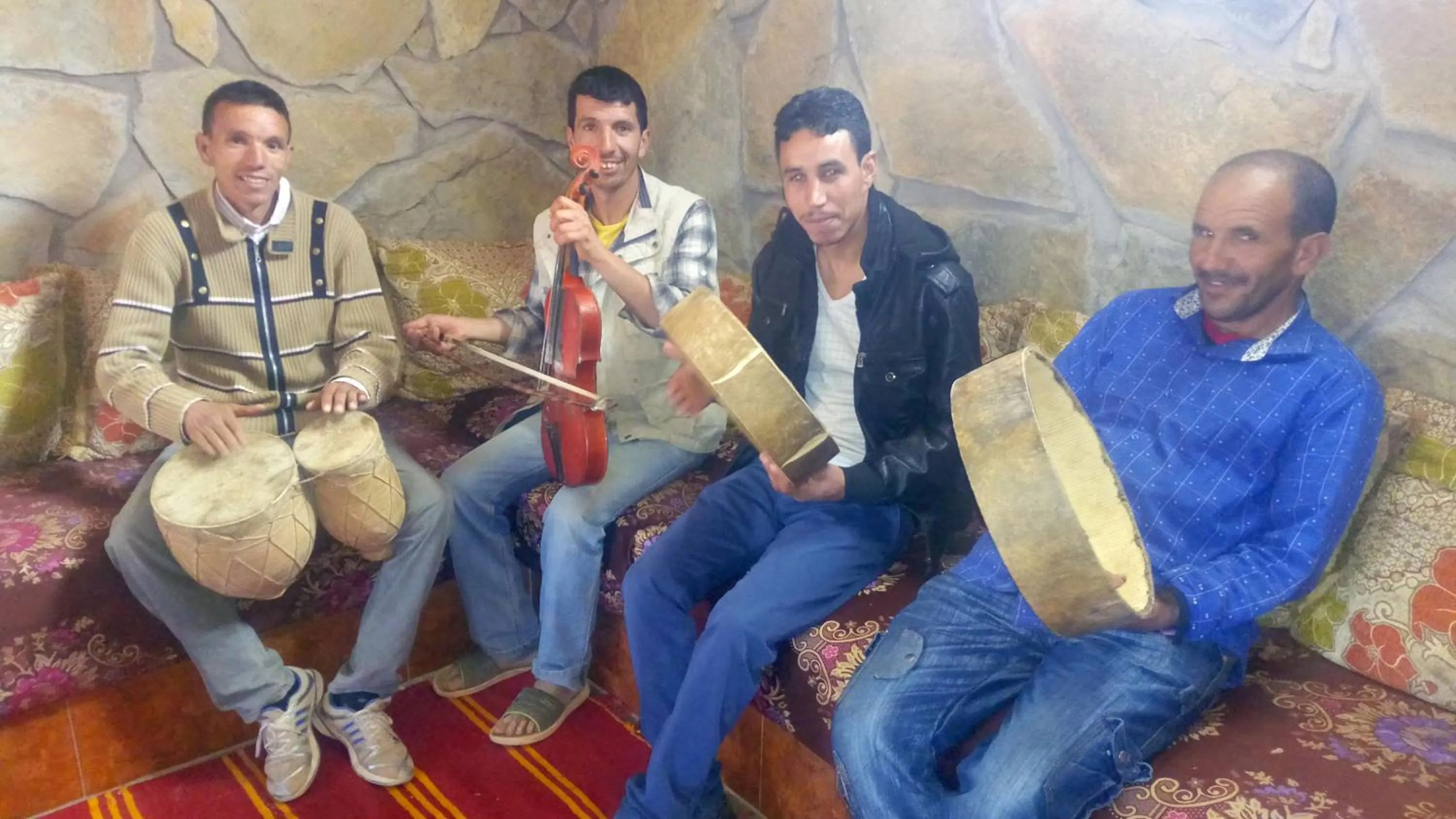 Family in Auberge Camping BOUGAFER Tamtetoucht