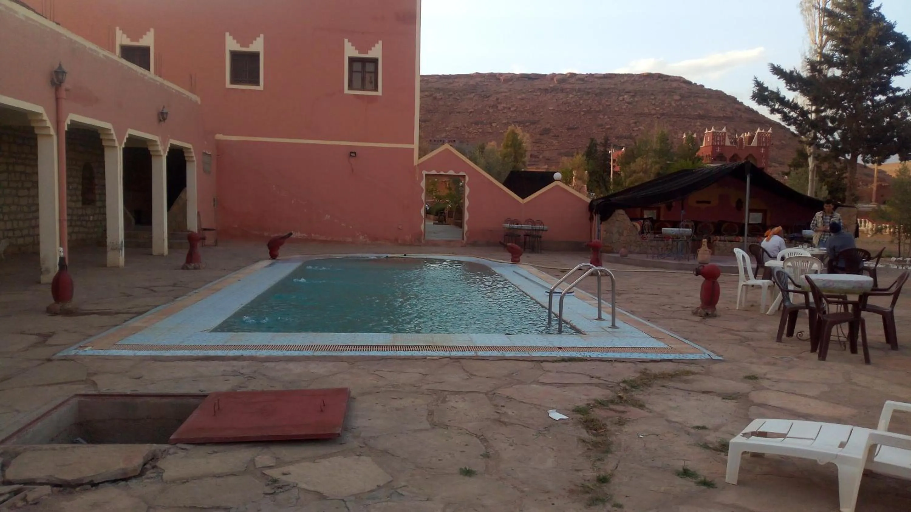 Swimming pool in Auberge Camping BOUGAFER Tamtetoucht