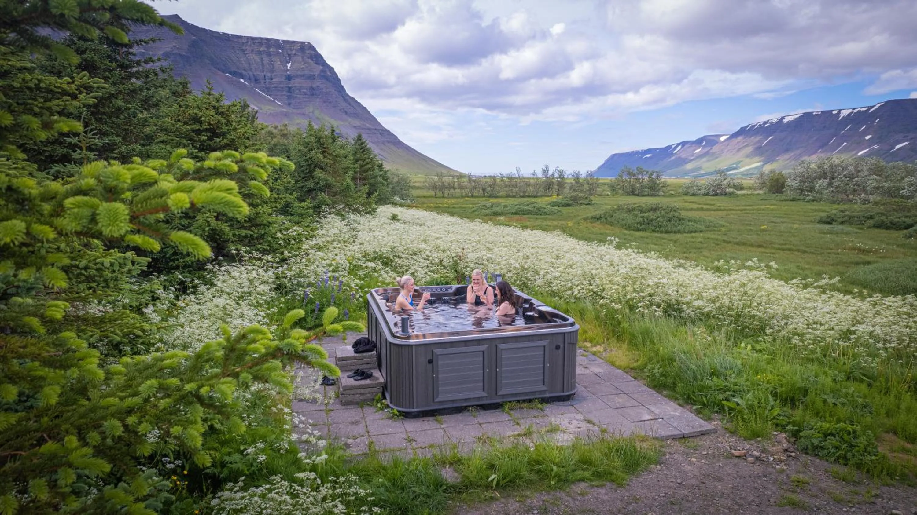 Natural landscape in Holt Inn