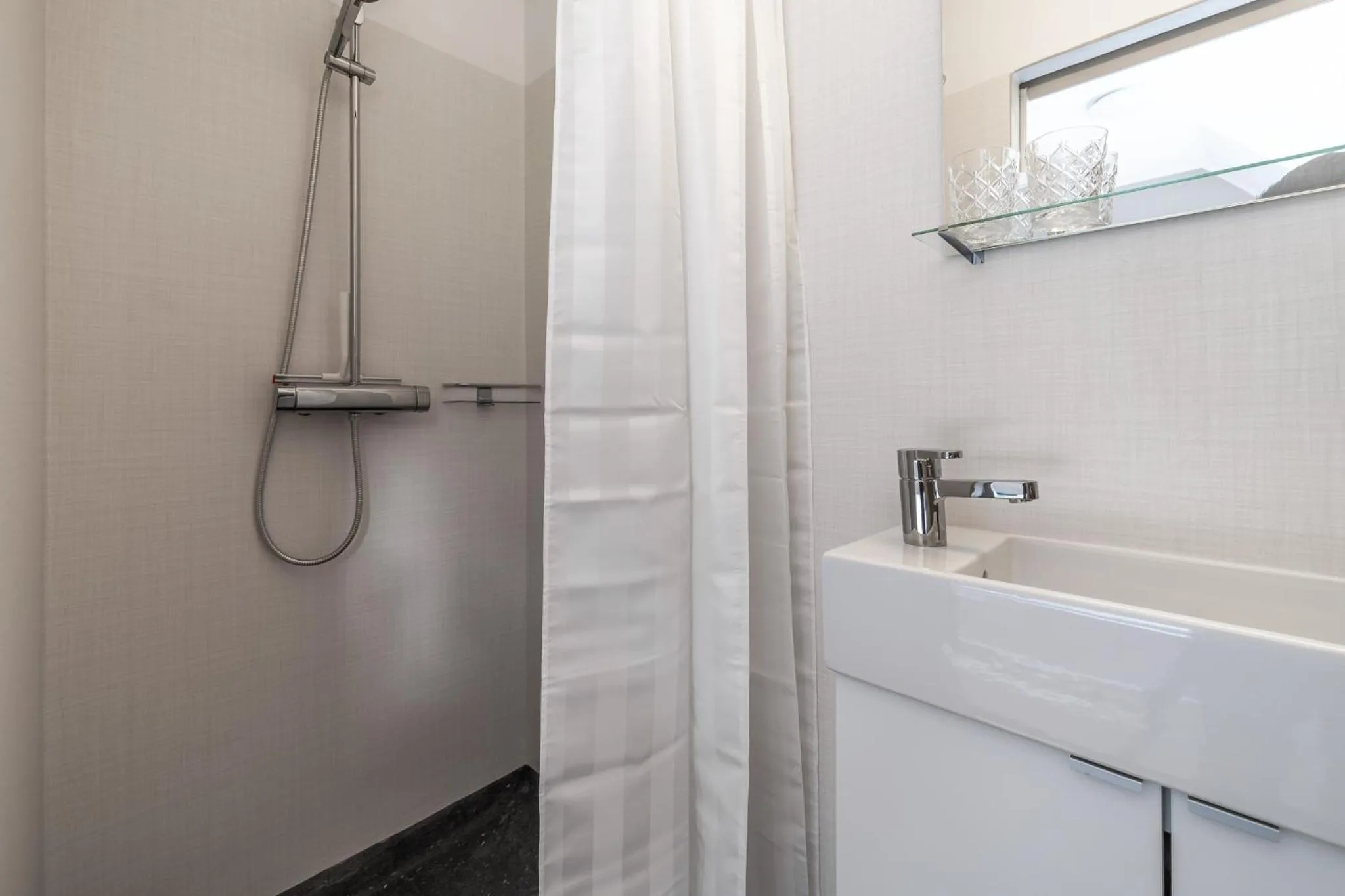 Bathroom in Holt Inn