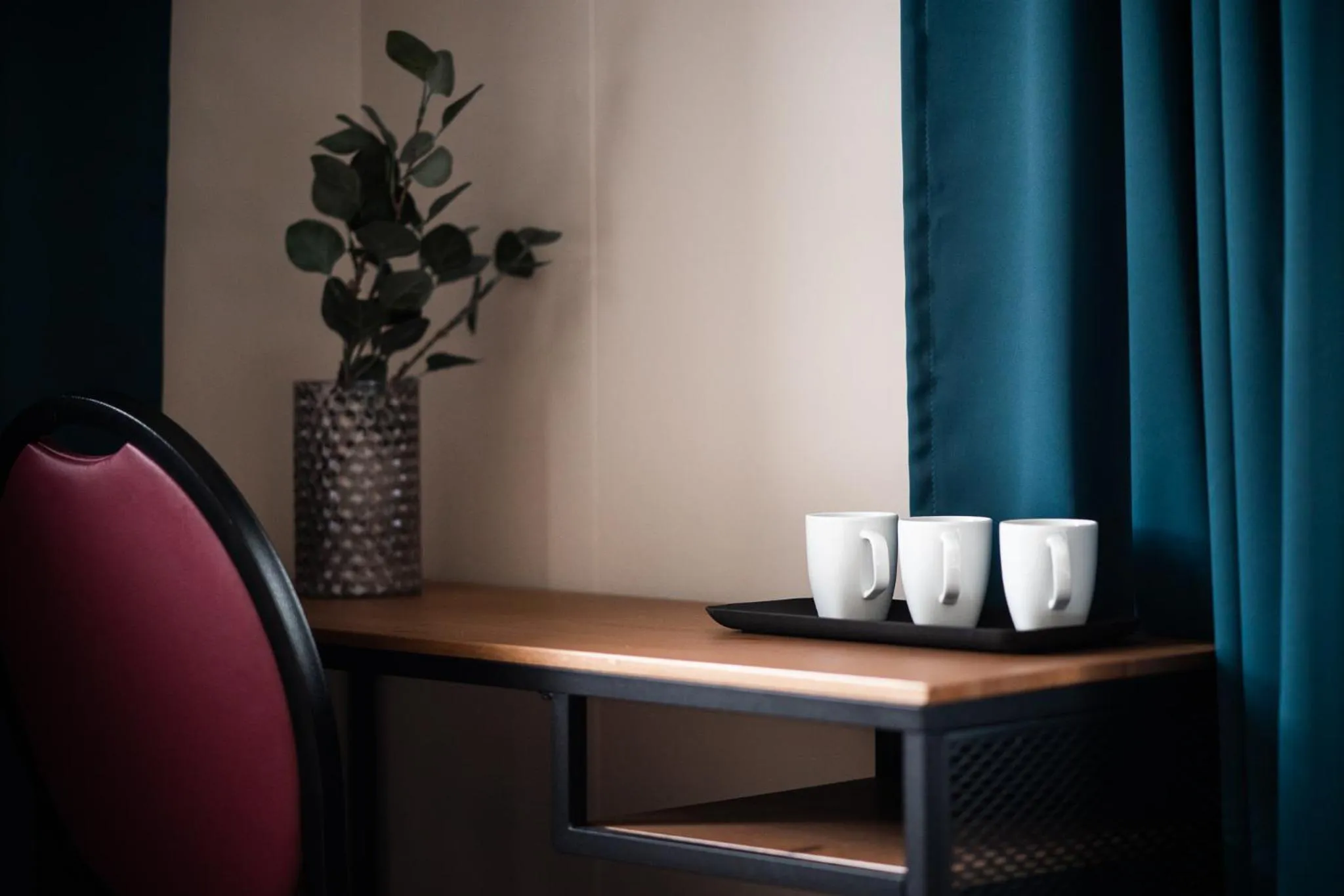 Coffee/tea facilities in Holt Inn