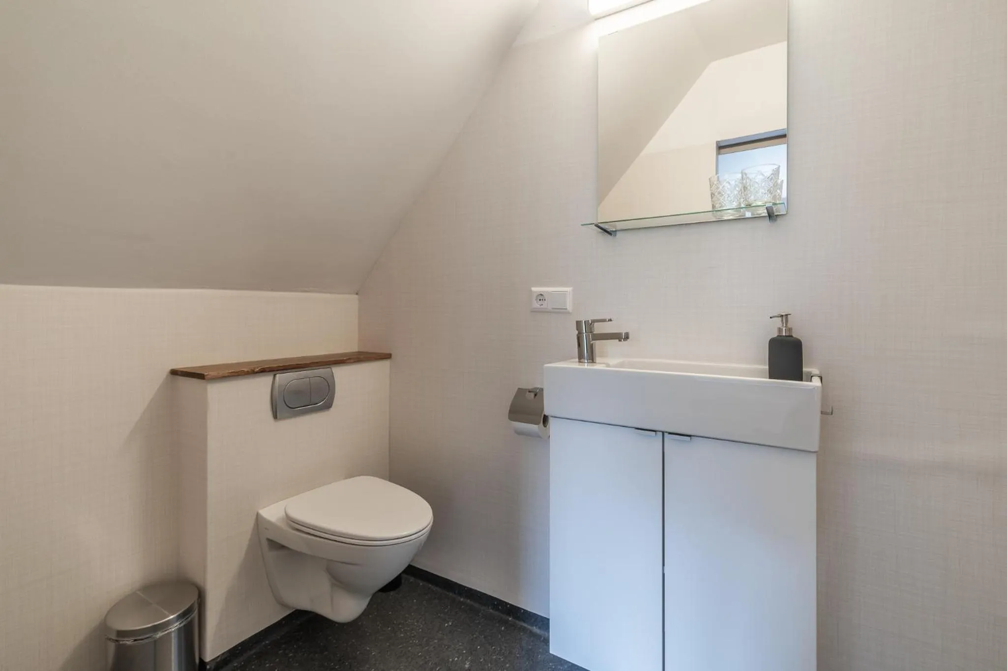 Bathroom in Holt Inn