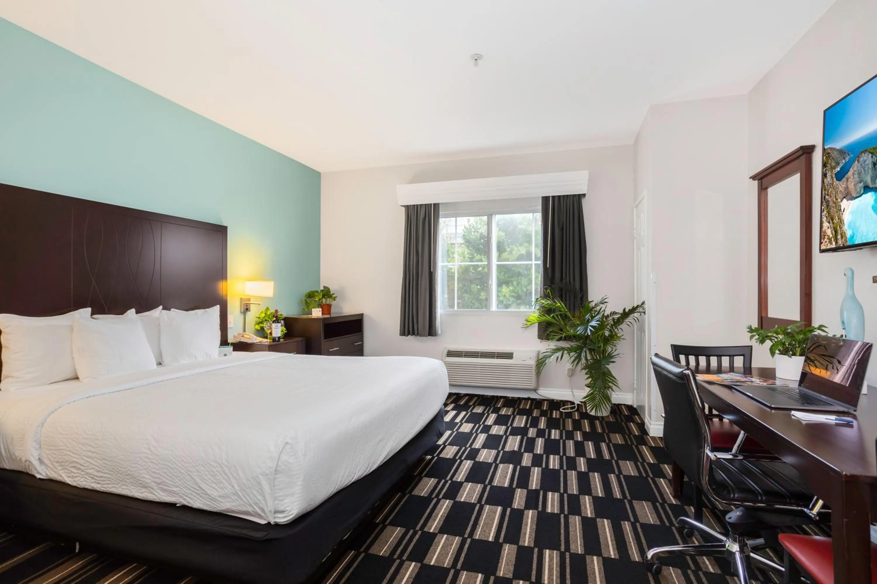 Bed in The Hotel Oceanside