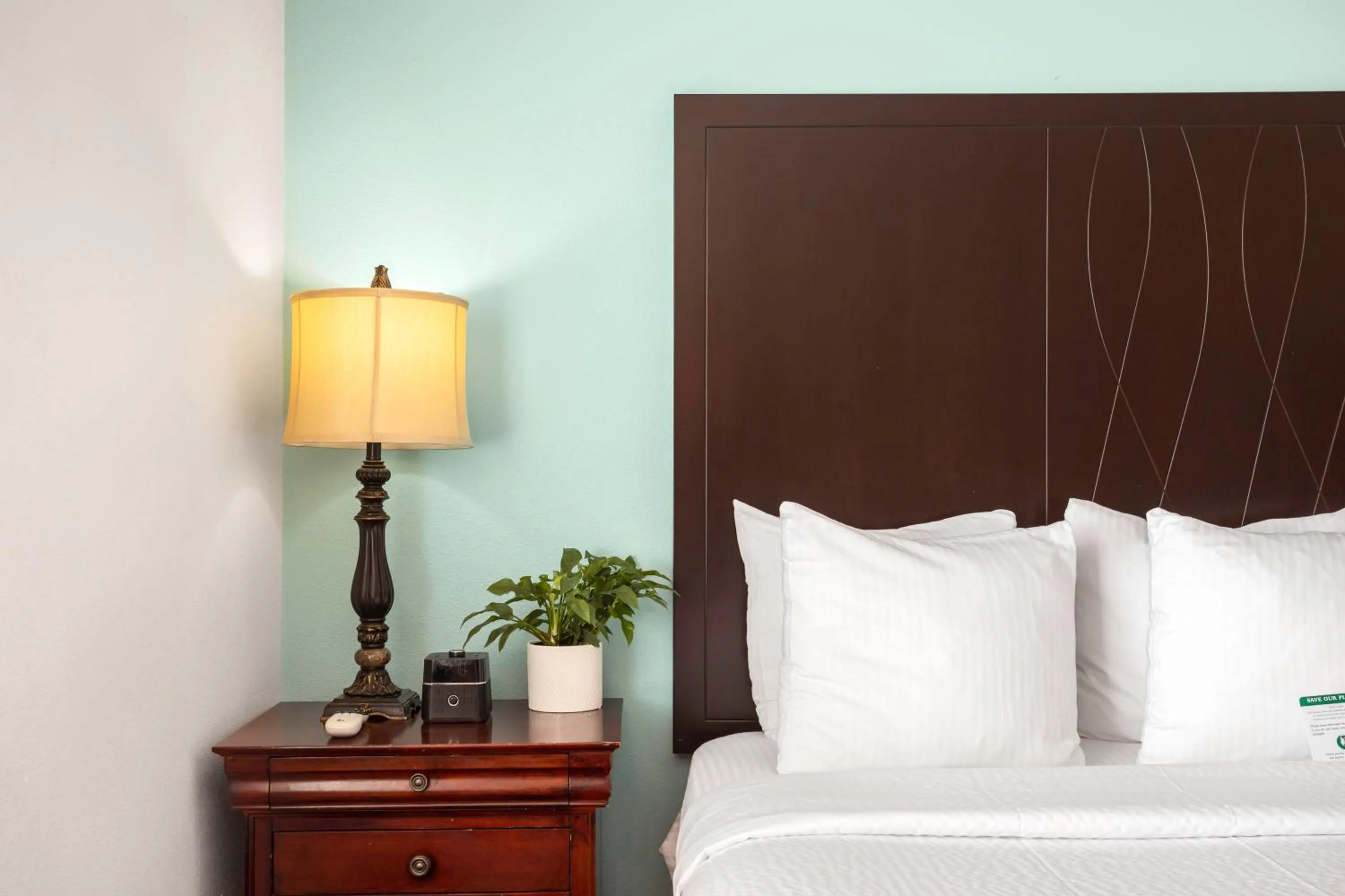 Bedroom, Bed in The Hotel Oceanside