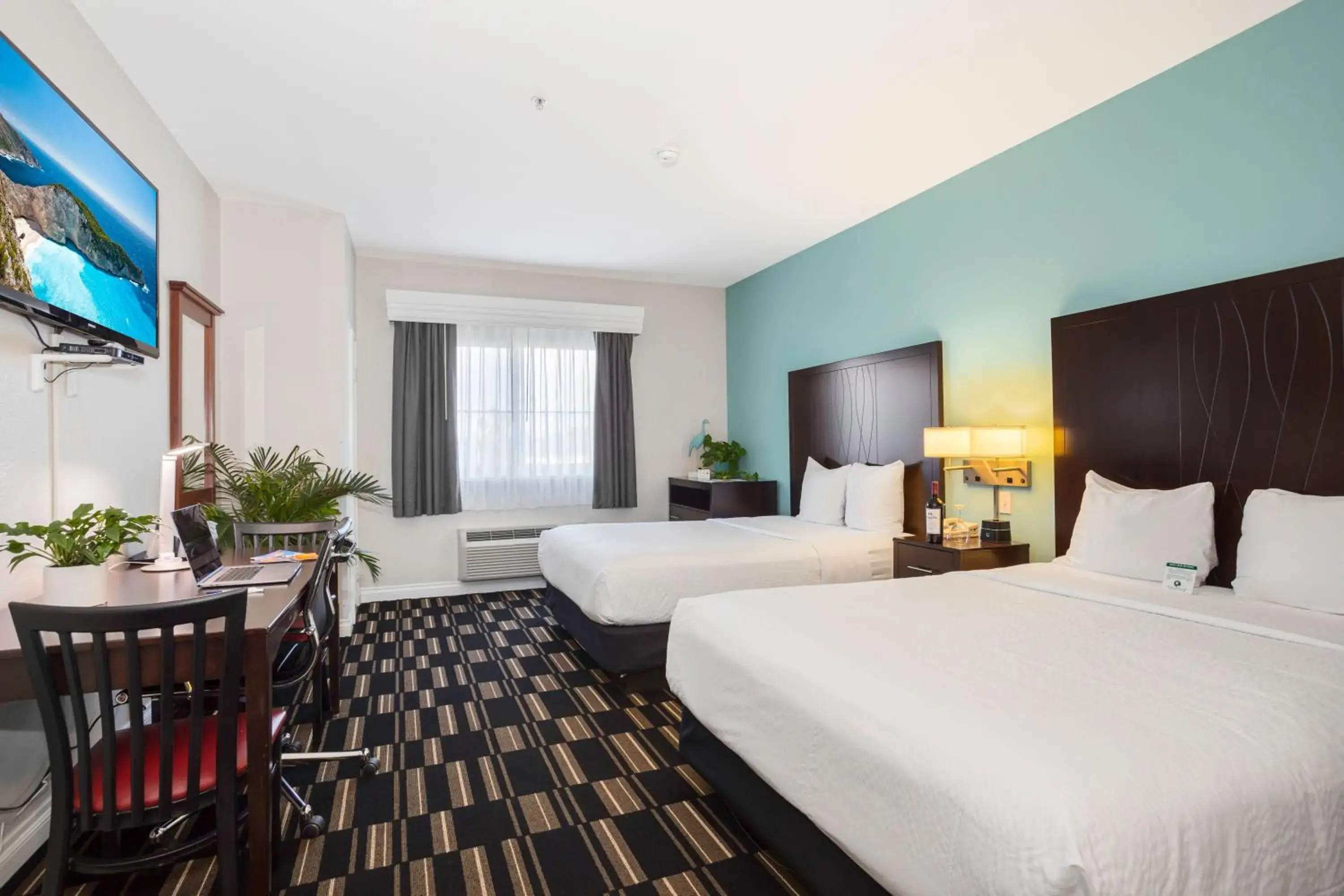 Standard Queen Room with Two Queen Beds in The Hotel Oceanside Standard Queen Room with Two Queen Beds in The Hotel Oceanside