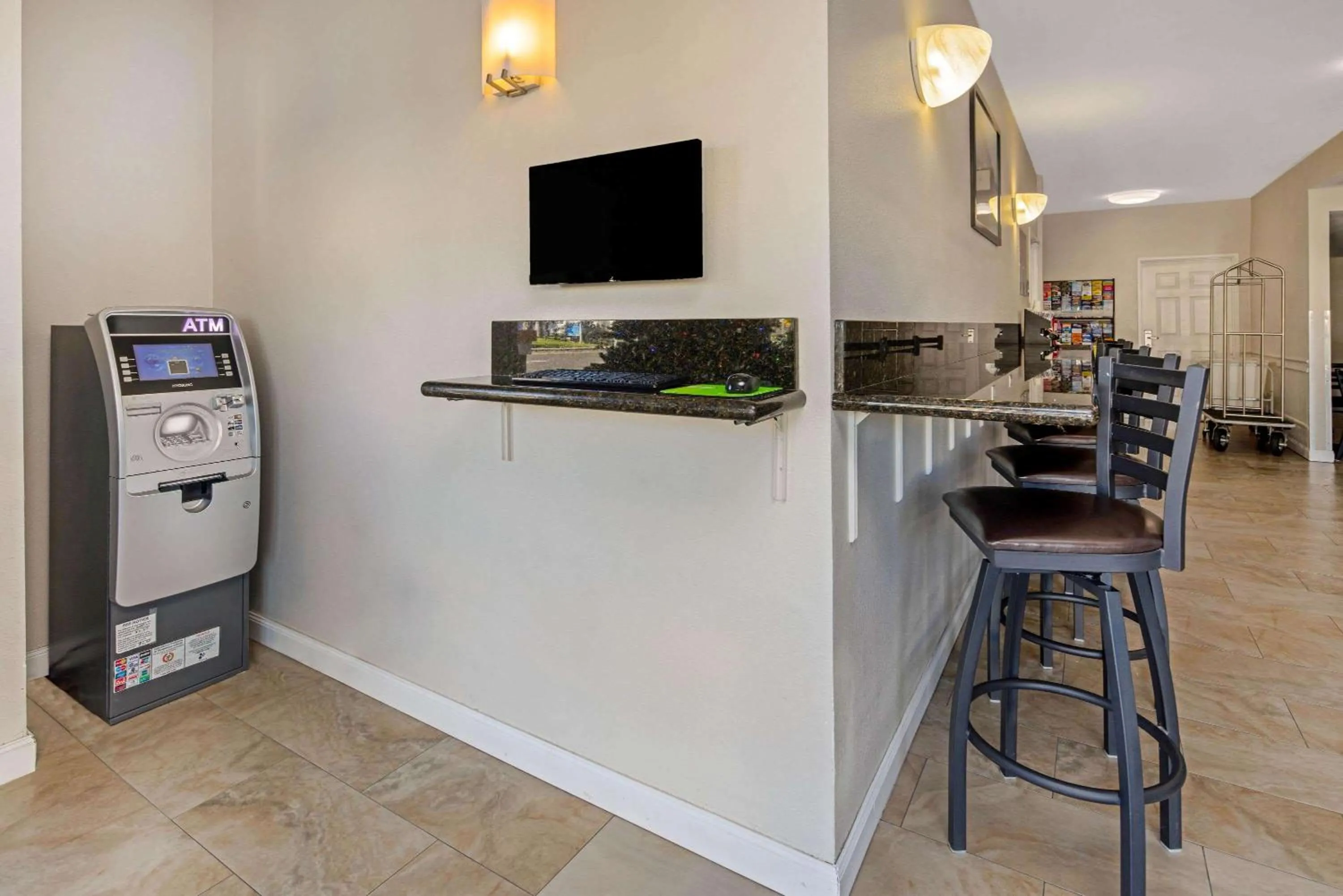 On-site shops in The Hotel Oceanside