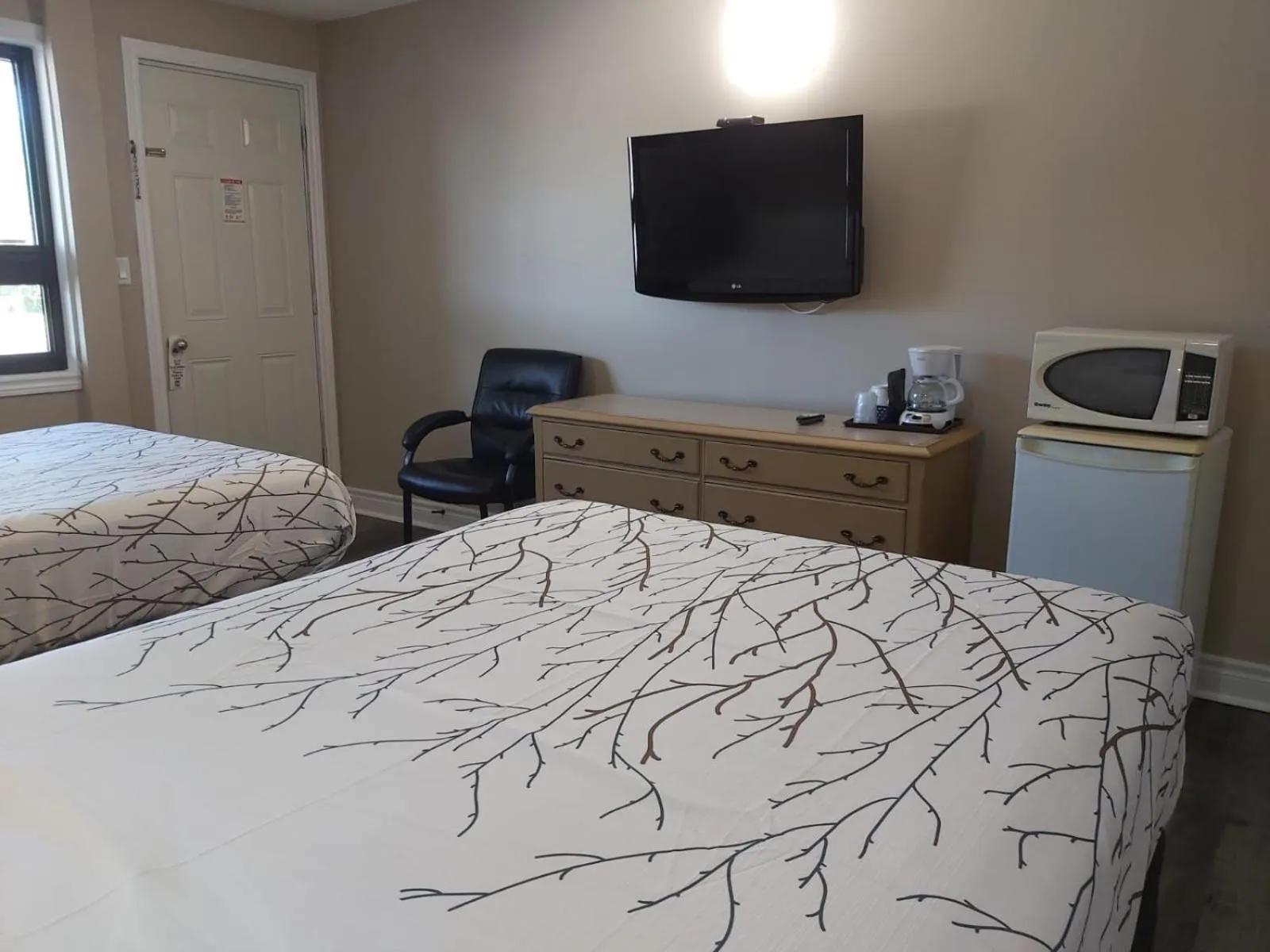 Bed in Arnprior Motor Inn