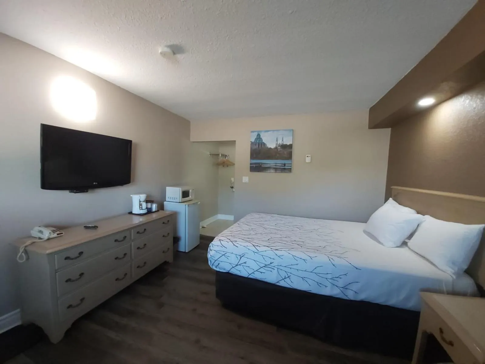 Bed in Arnprior Motor Inn