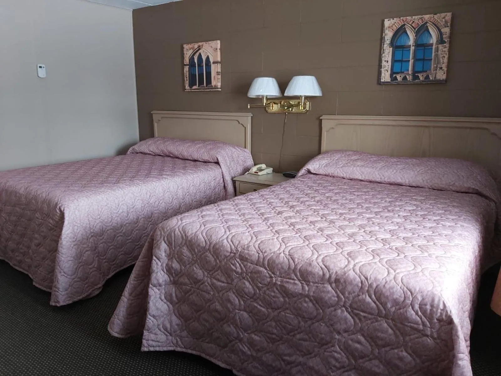 Bed in Arnprior Motor Inn