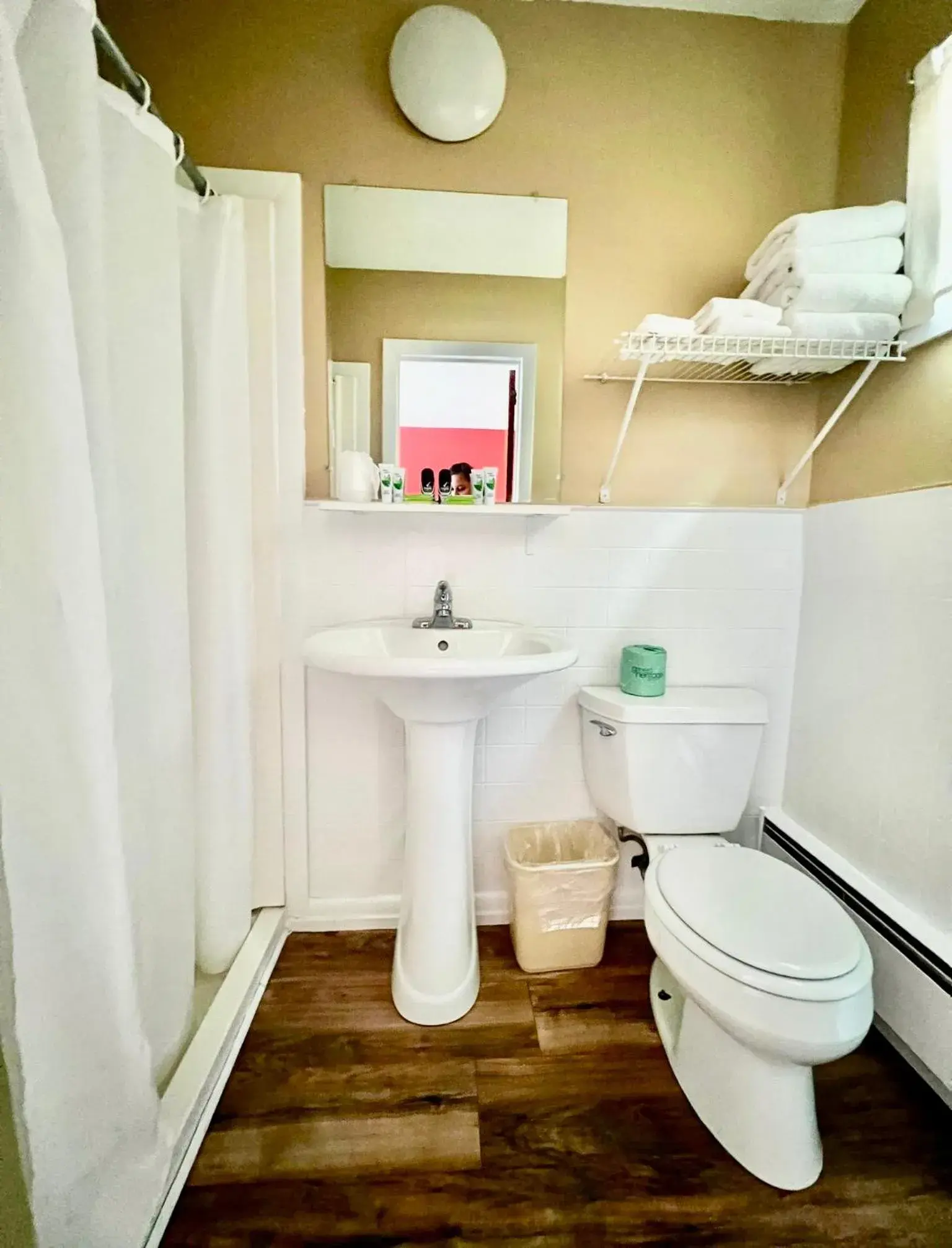 King Room -Non-Smoking in Saco River Motor Lodge & Suites King Room -Non-Smoking in Saco River Motor Lodge & Suites