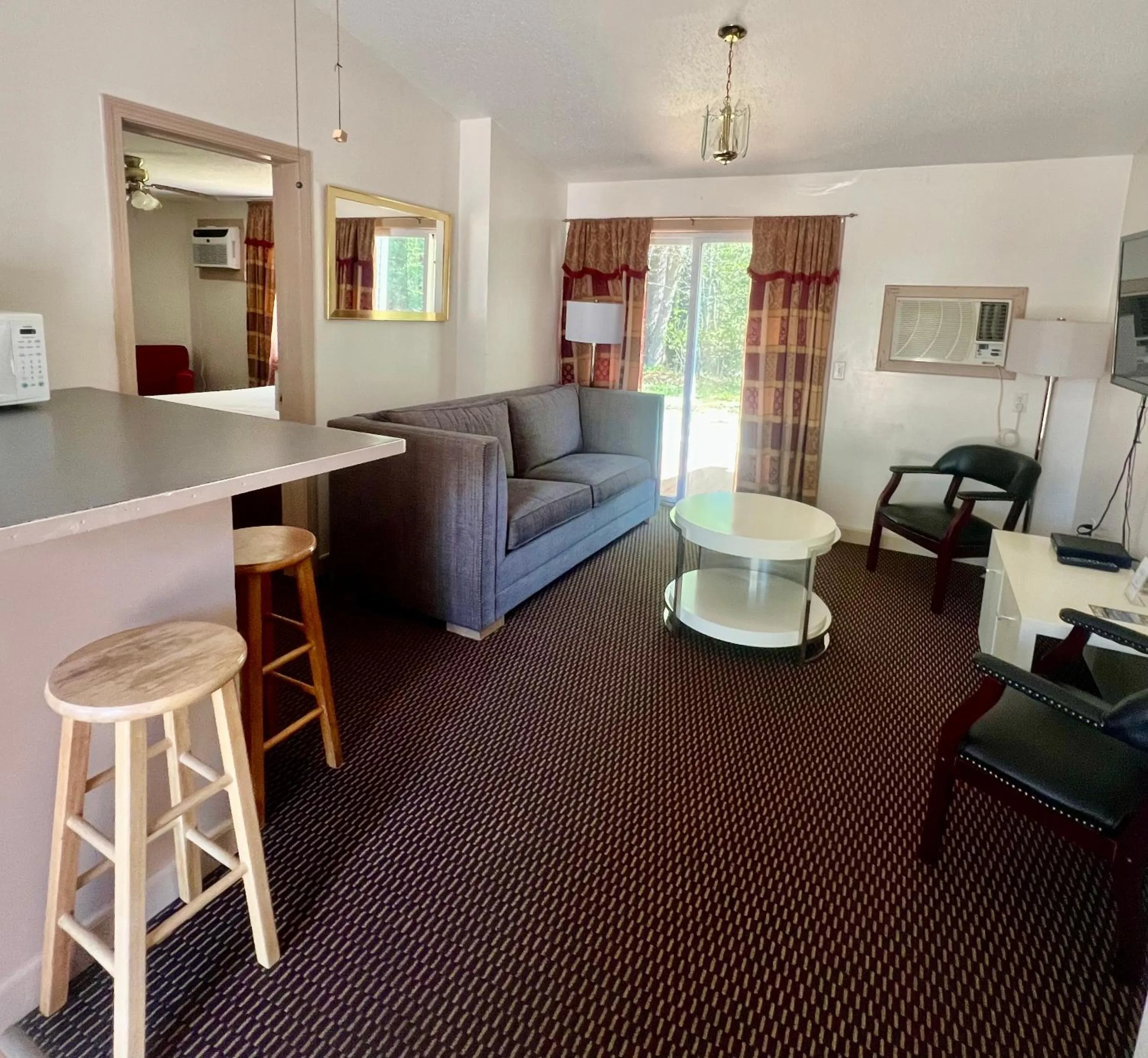 Living room in Saco River Motor Lodge & Suites