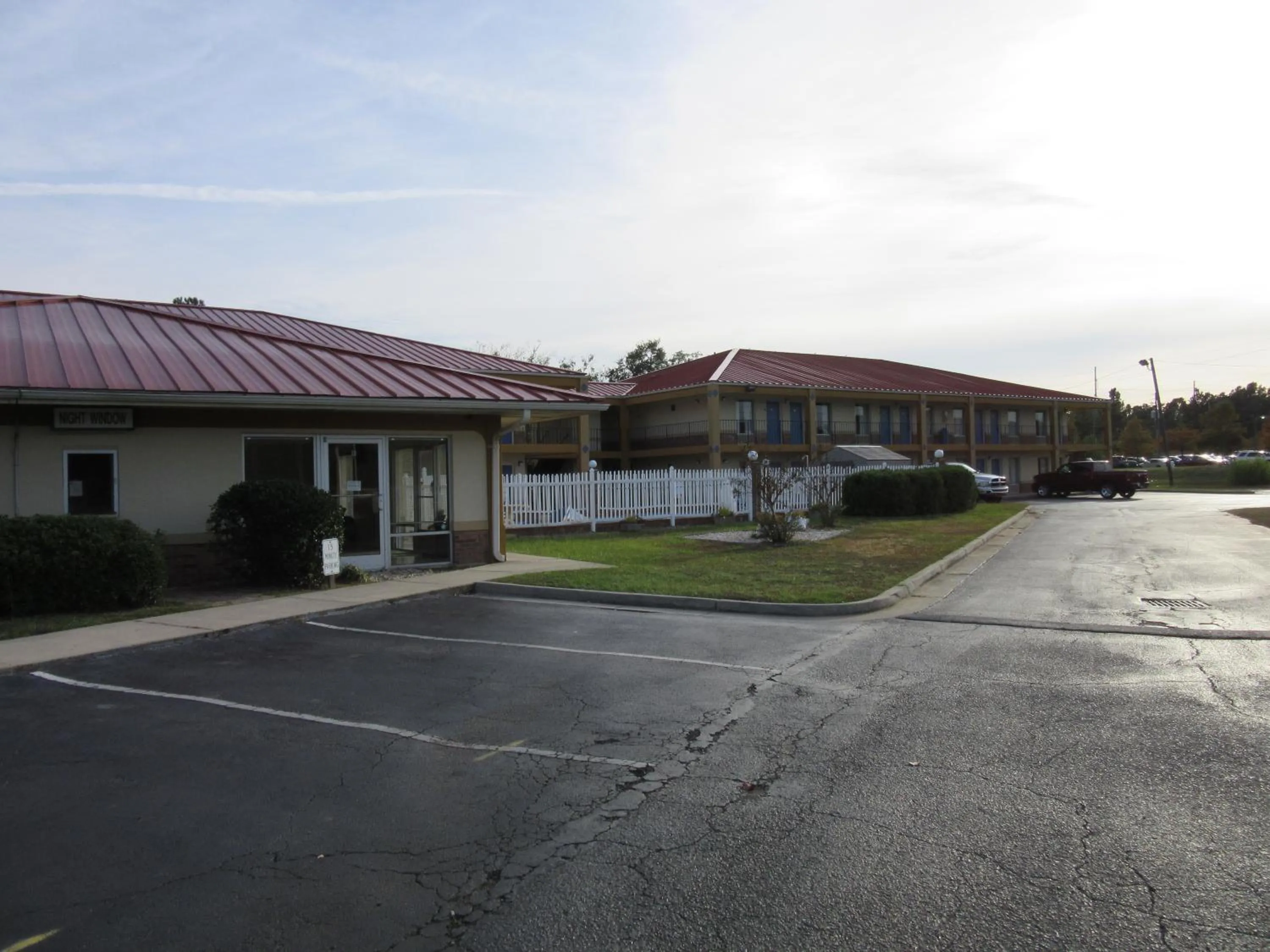 Property building in Days Inn by Wyndham Augusta Wheeler Road