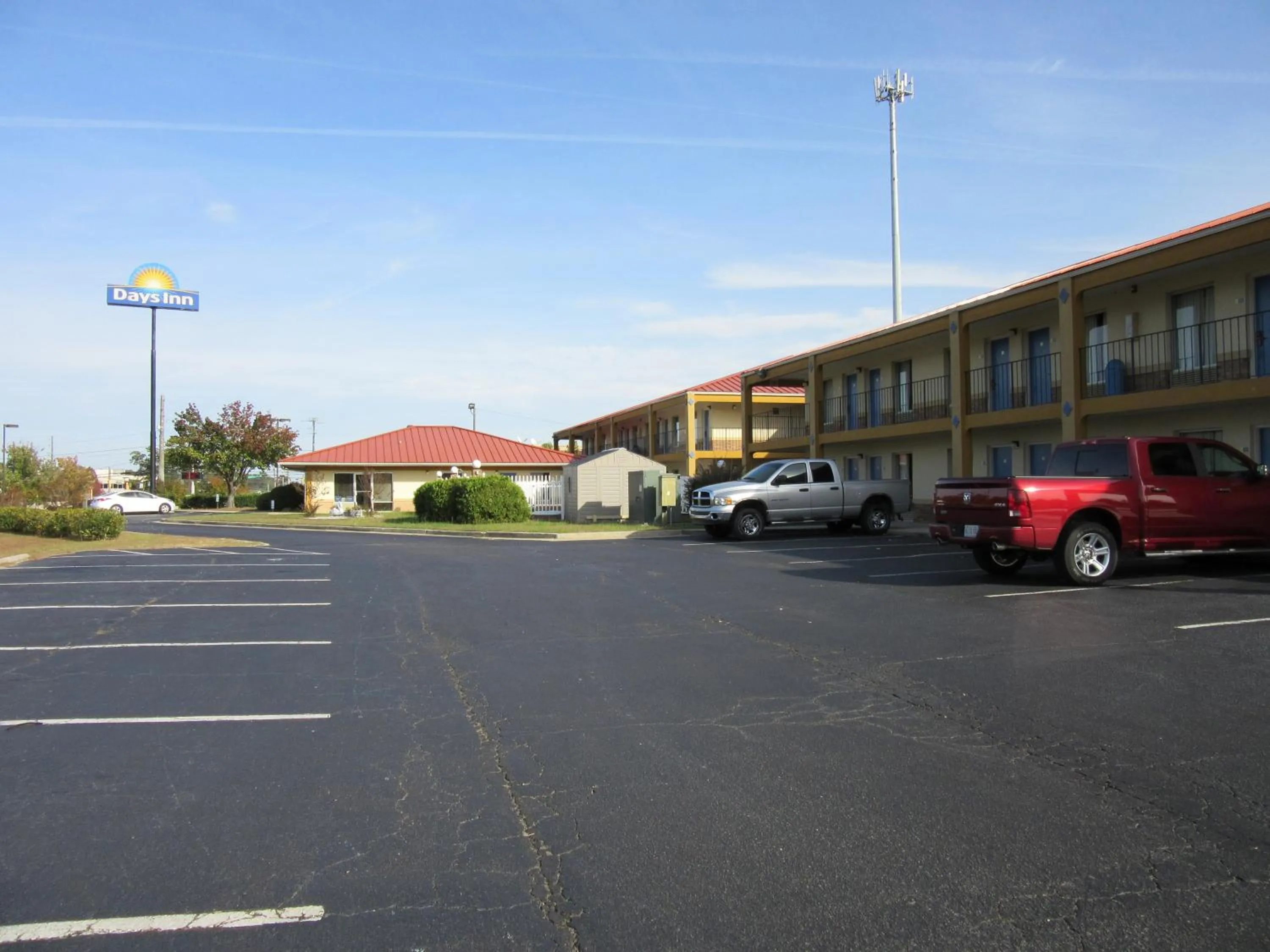 Property building in Days Inn by Wyndham Augusta Wheeler Road