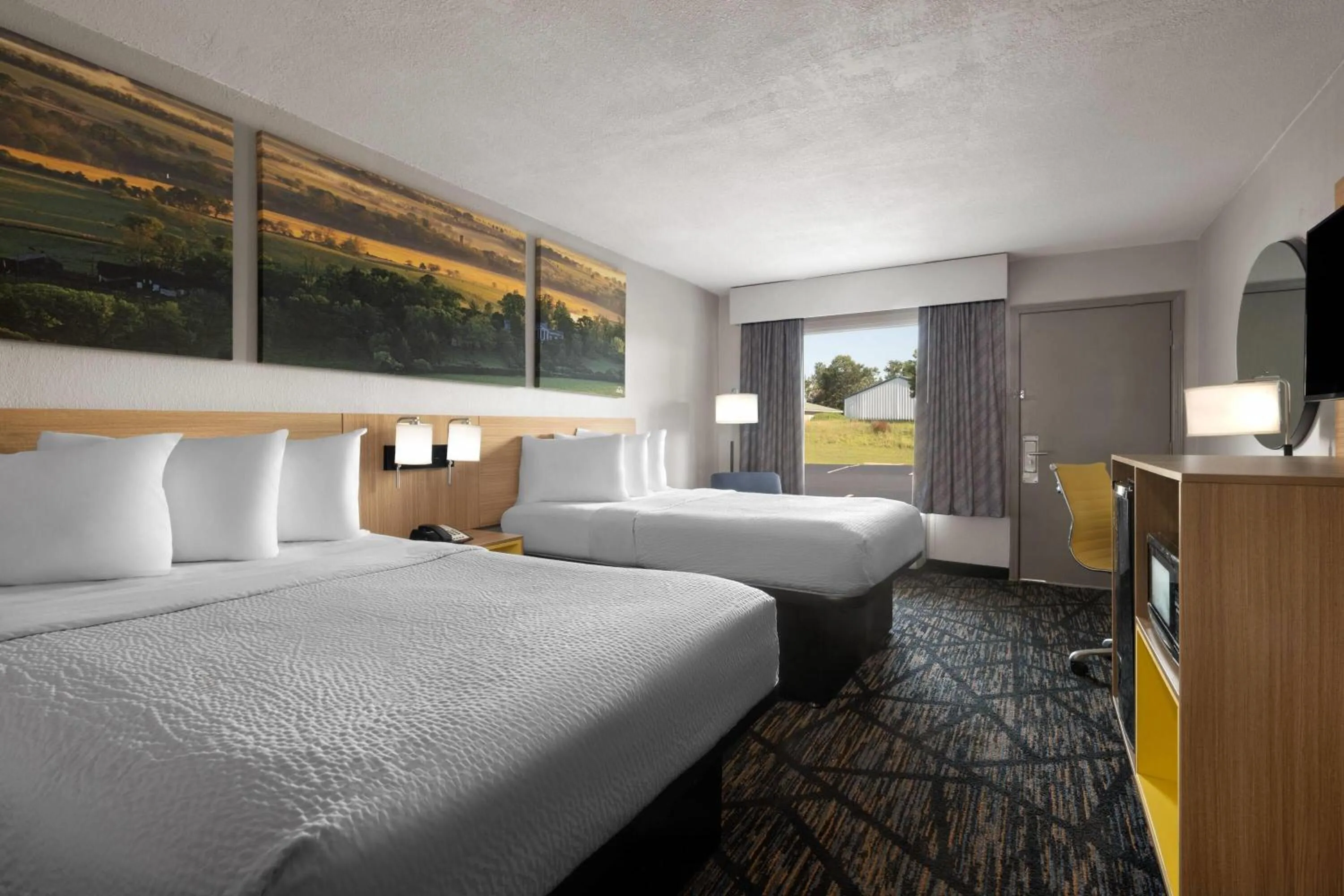 Photo of the whole room, Bed in Days Inn by Wyndham Augusta Wheeler Road