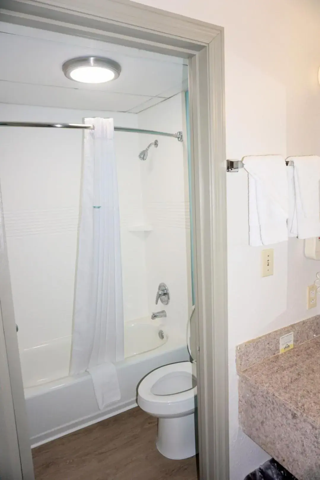 Double Room - Non-Smoking in Days Inn by Wyndham Augusta Wheeler Road Double Room - Non-Smoking in Days Inn by Wyndham Augusta Wheeler Road