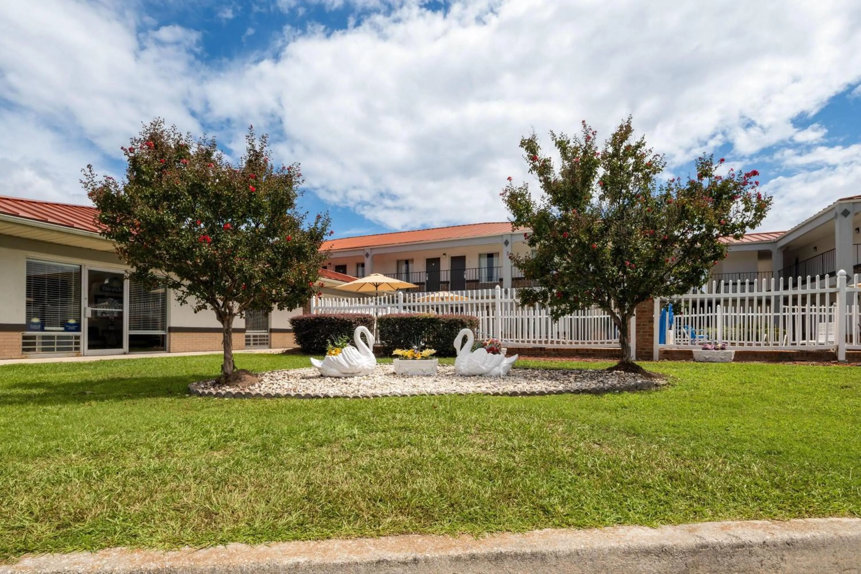 Property building in Days Inn by Wyndham Augusta Wheeler Road