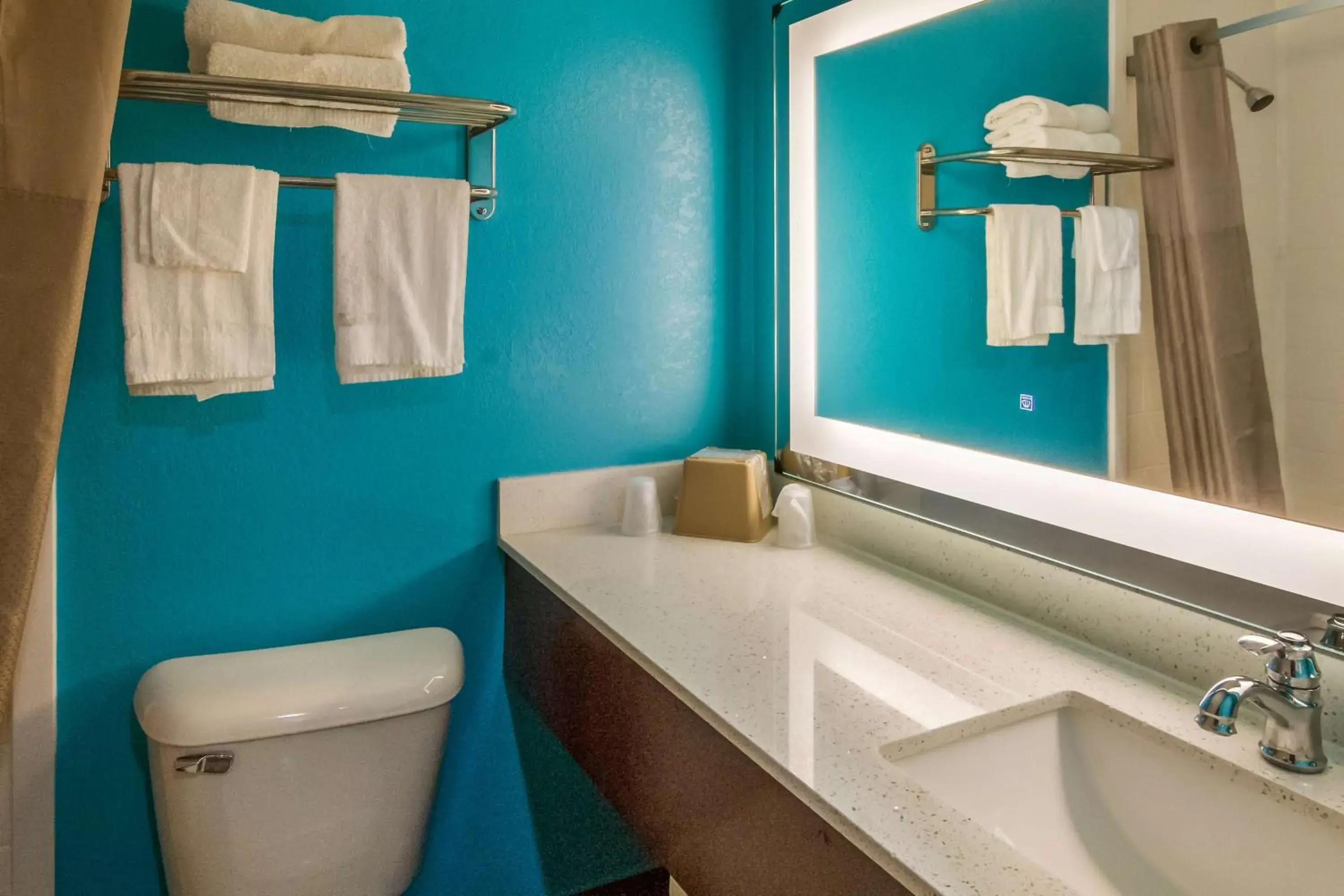 Queen Room - Disability Access - Non-Smoking in Motel 6-Rossford, OH Queen Room - Disability Access - Non-Smoking in Motel 6-Rossford, OH