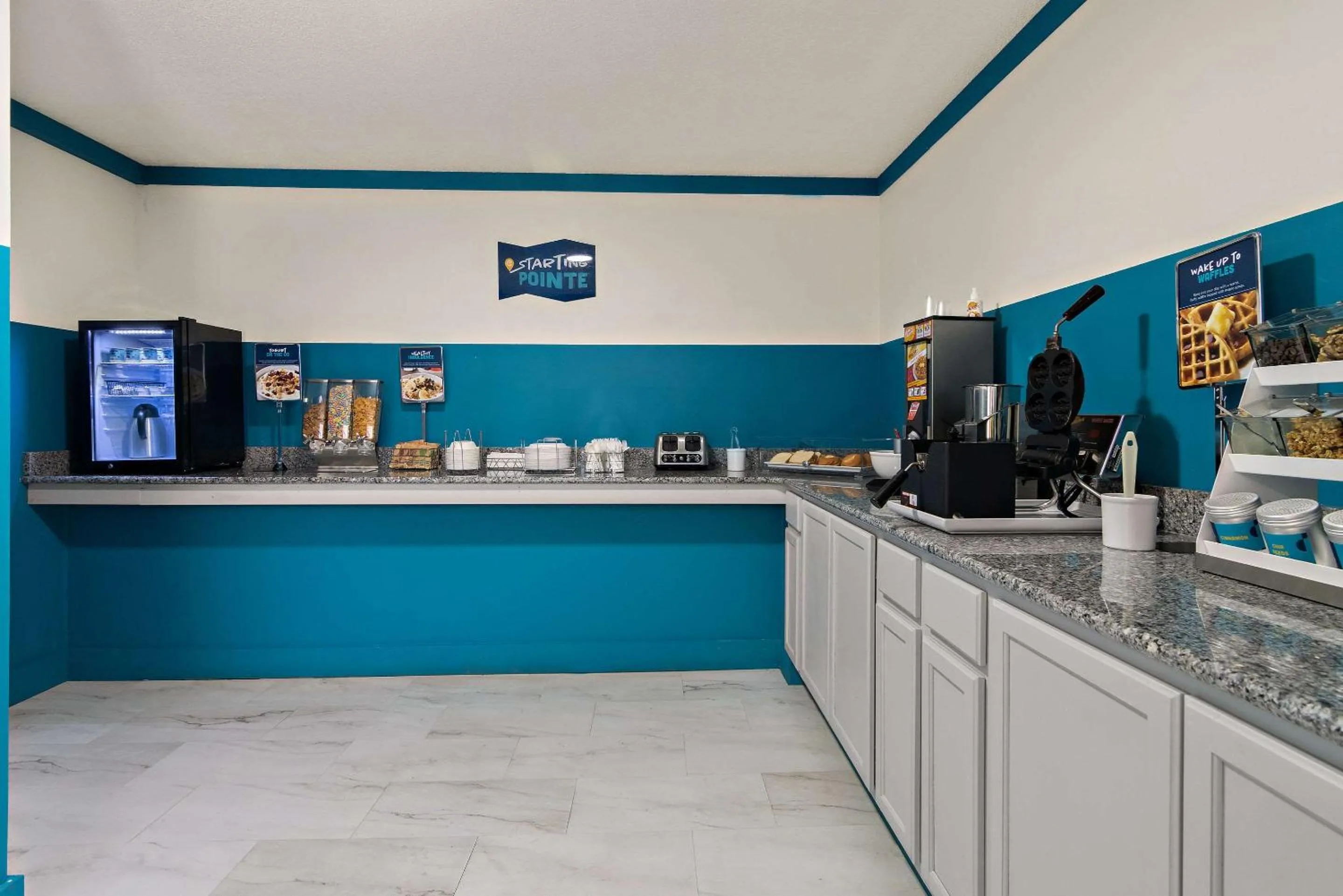 Breakfast in Clarion Pointe Bloomington-Normal near I-55 and University