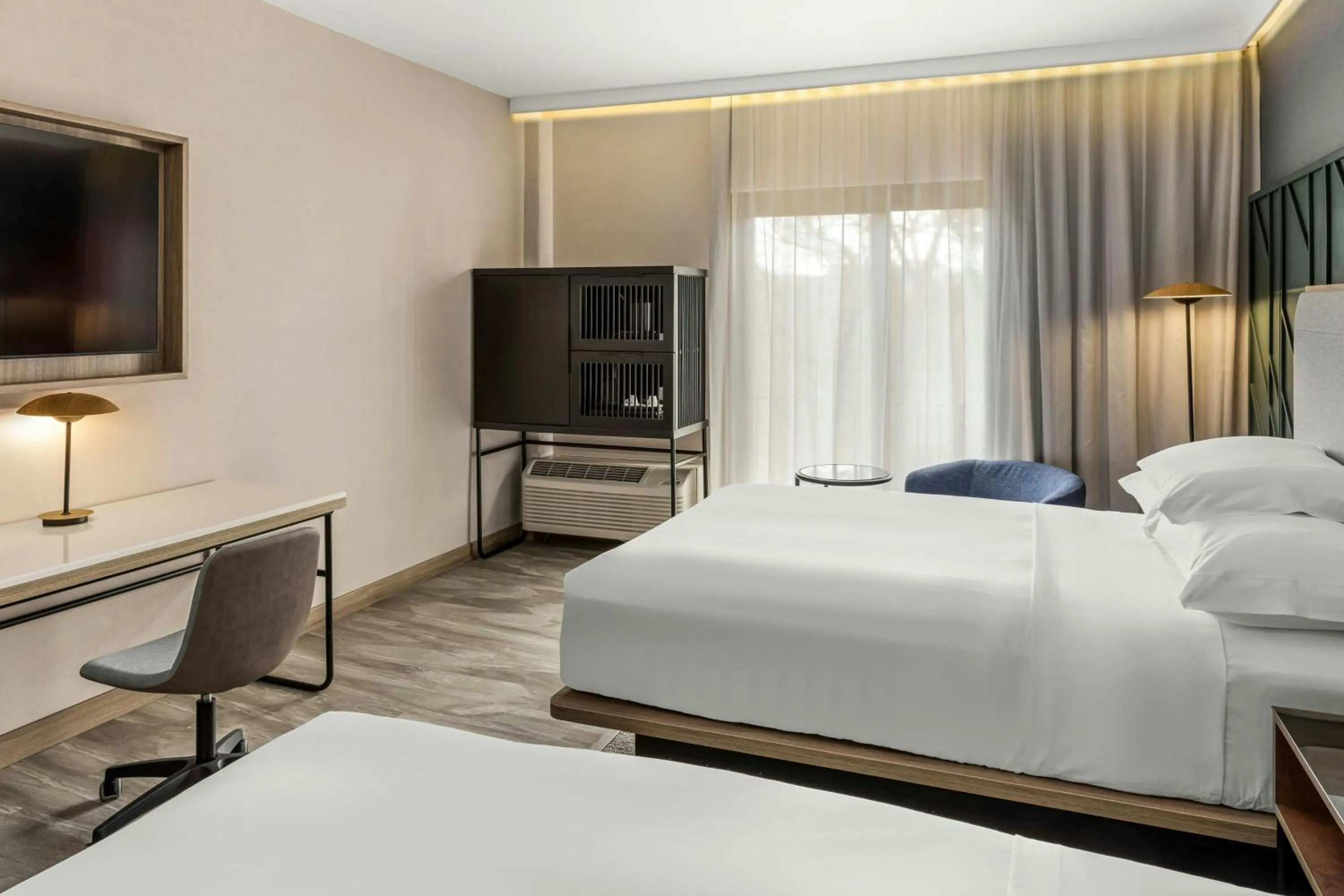 Photo of the whole room, Bed in Courtyard by Marriott San Jose Escazu