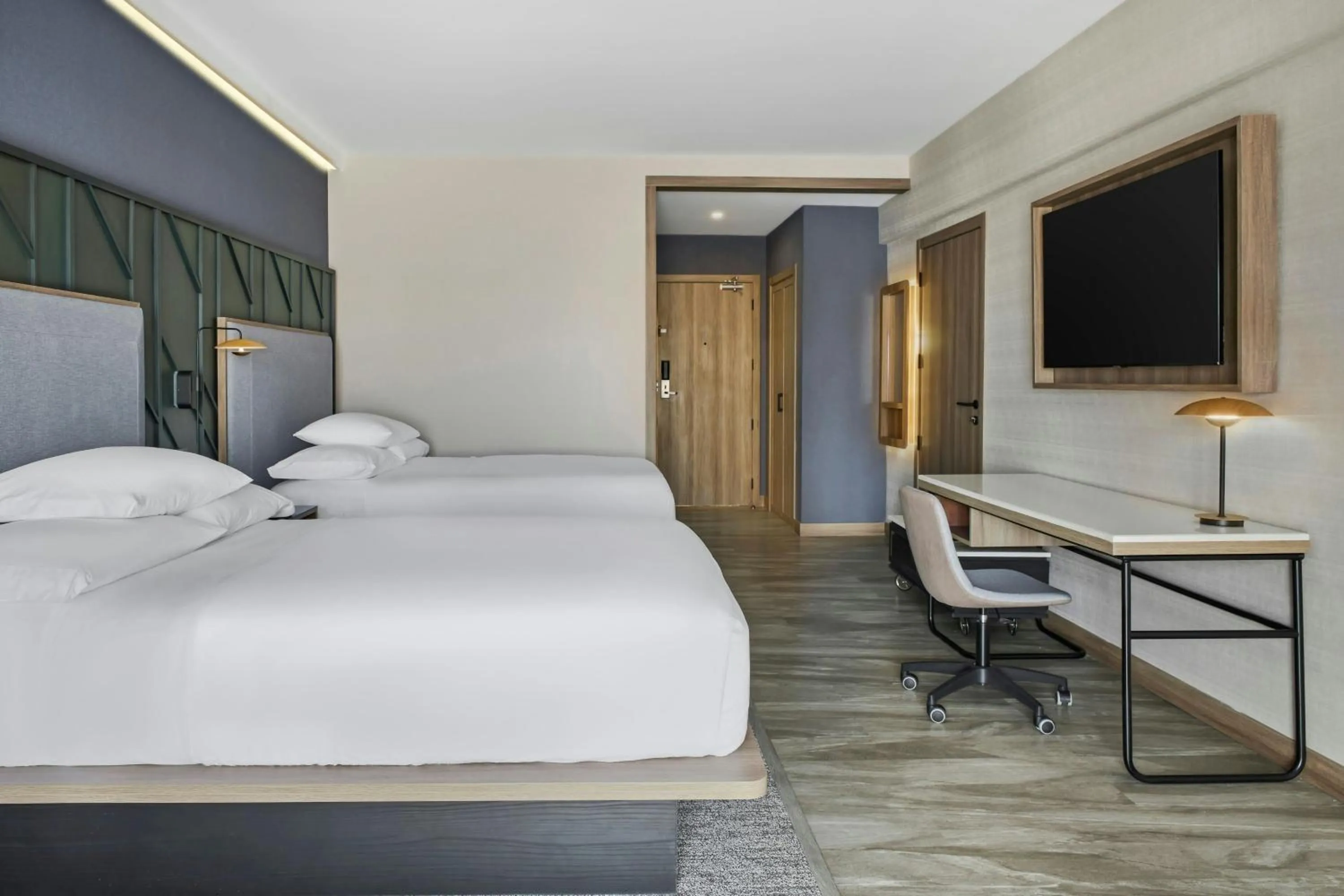 Photo of the whole room, Bed in Courtyard by Marriott San Jose Escazu