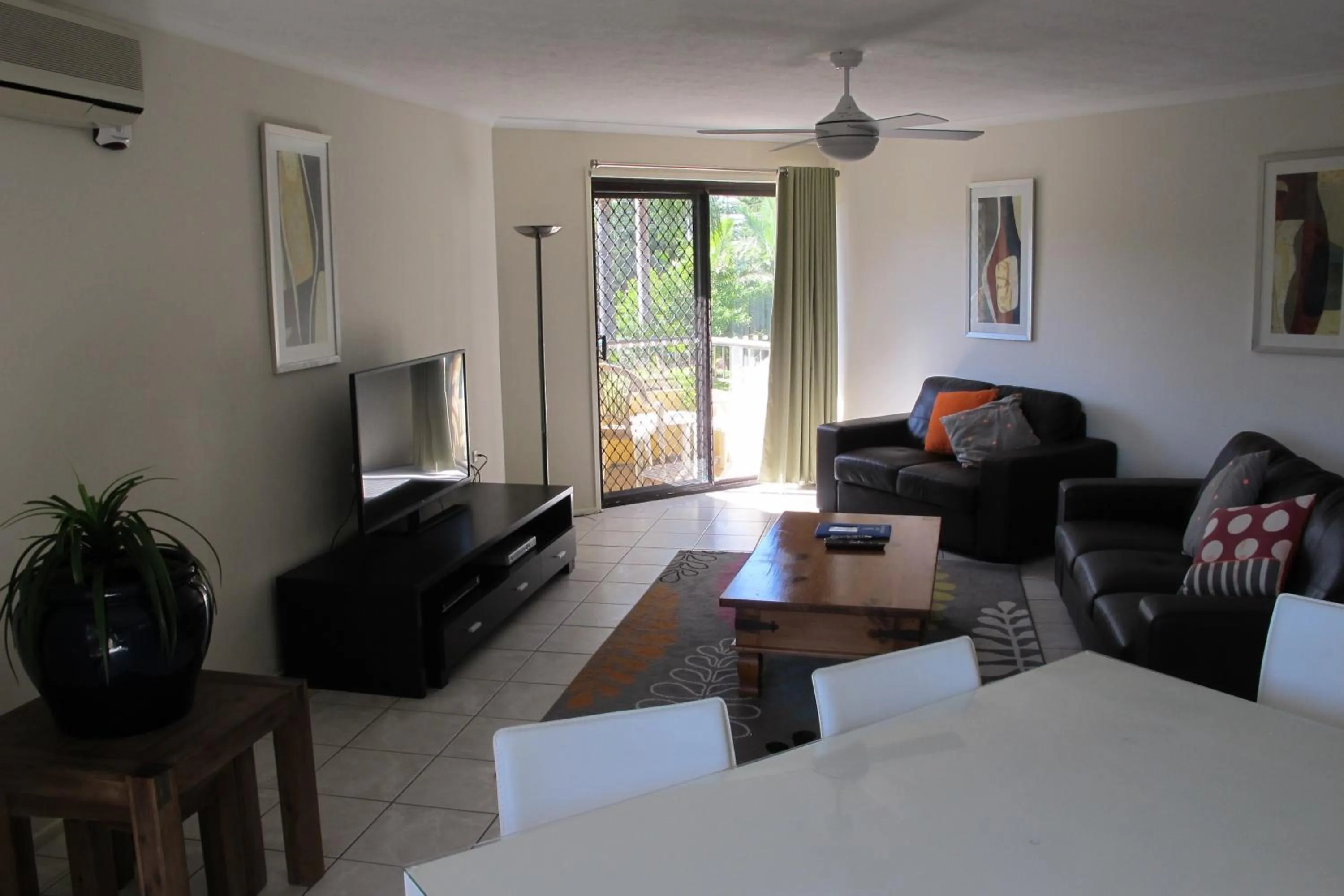 Living room in Grangewood Court Apartments