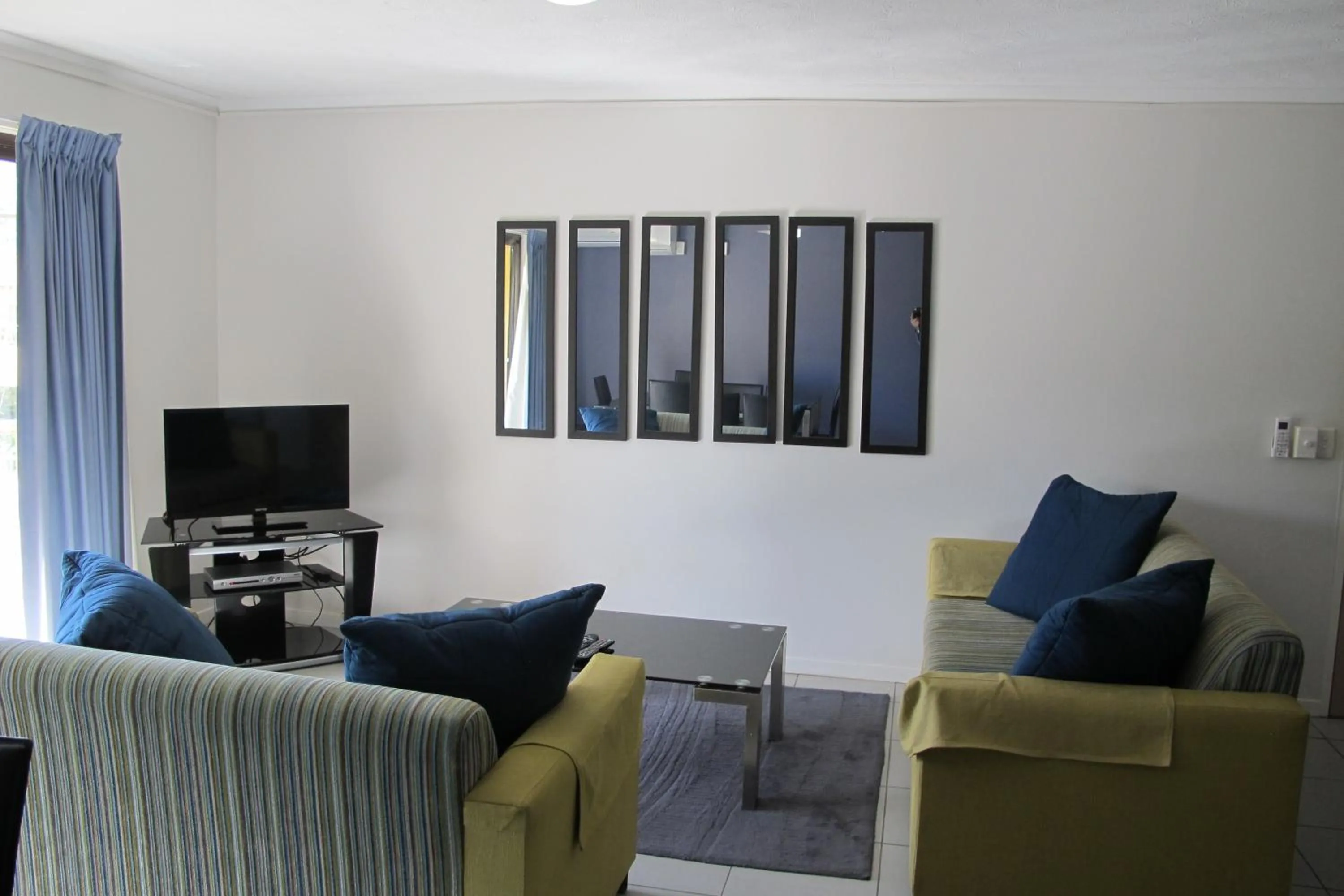 Living room in Grangewood Court Apartments