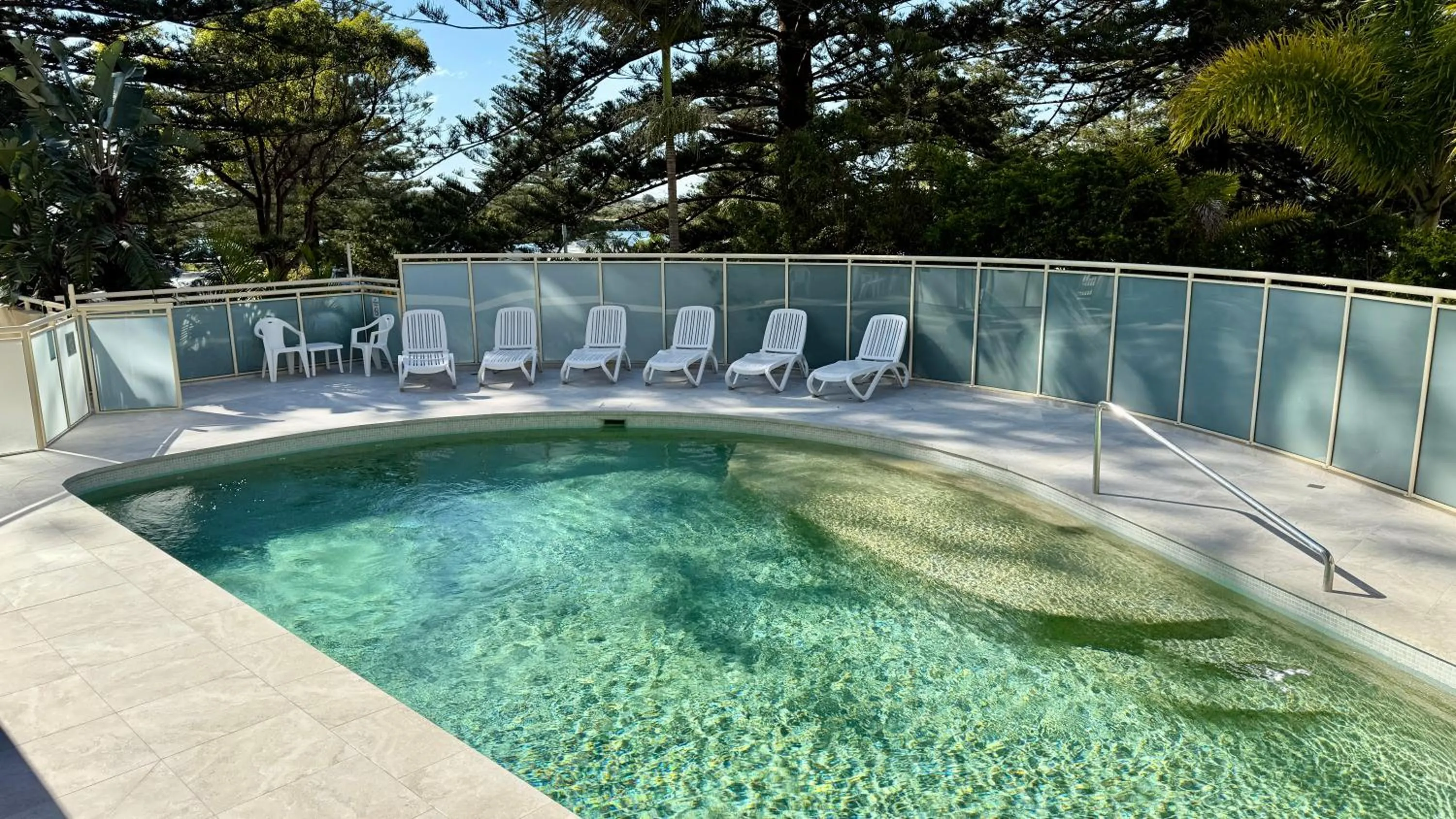 Swimming pool in Northpoint Apartments