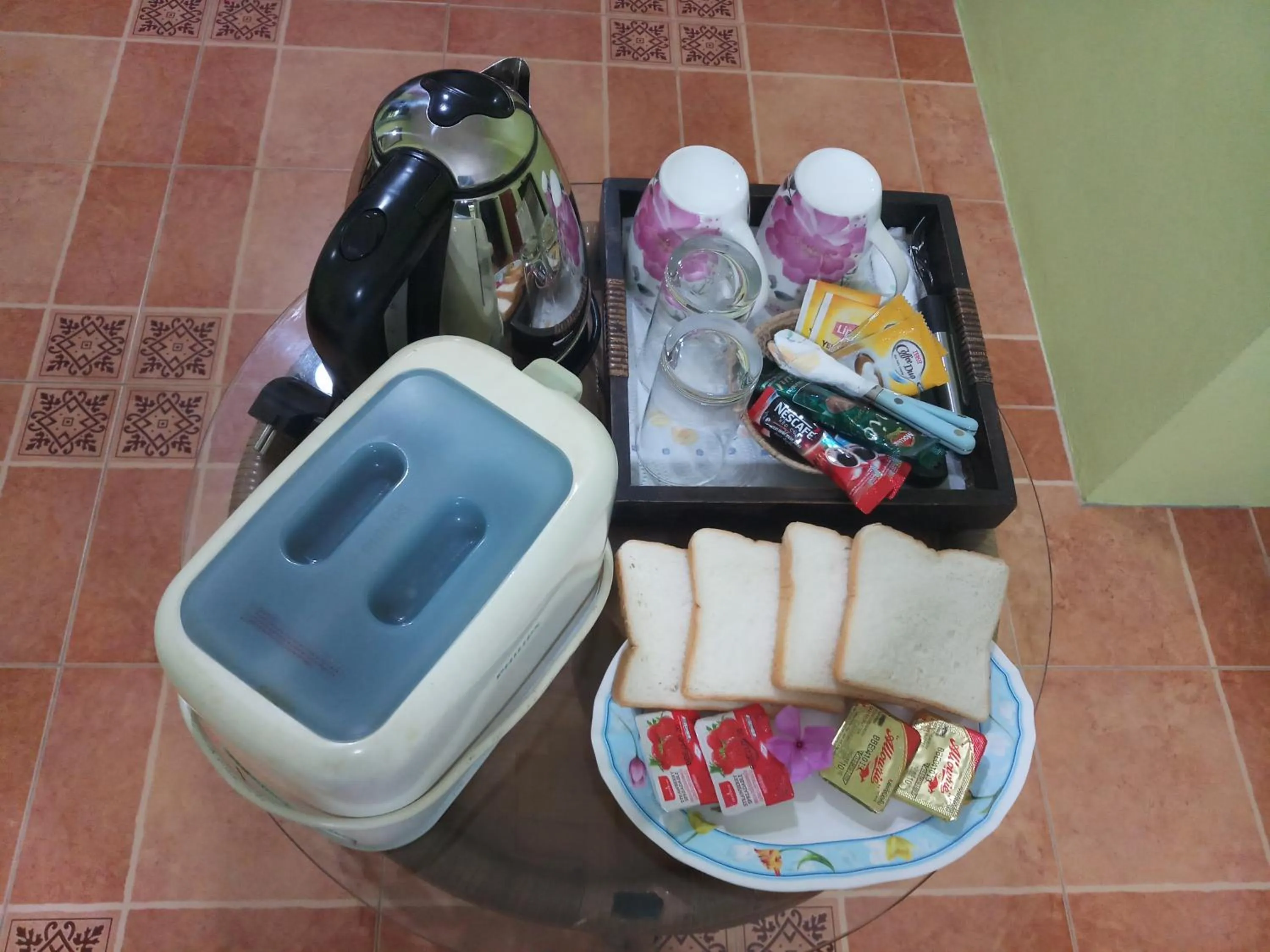 Breakfast in Chez Charly Bungalow