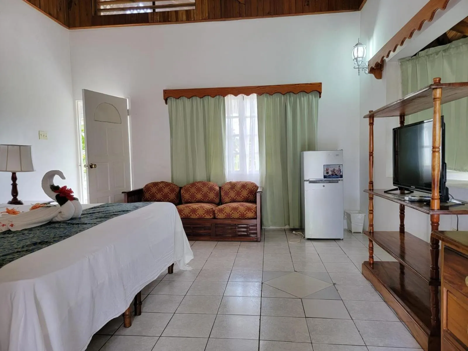 Bed in Merrils Beach Resort II