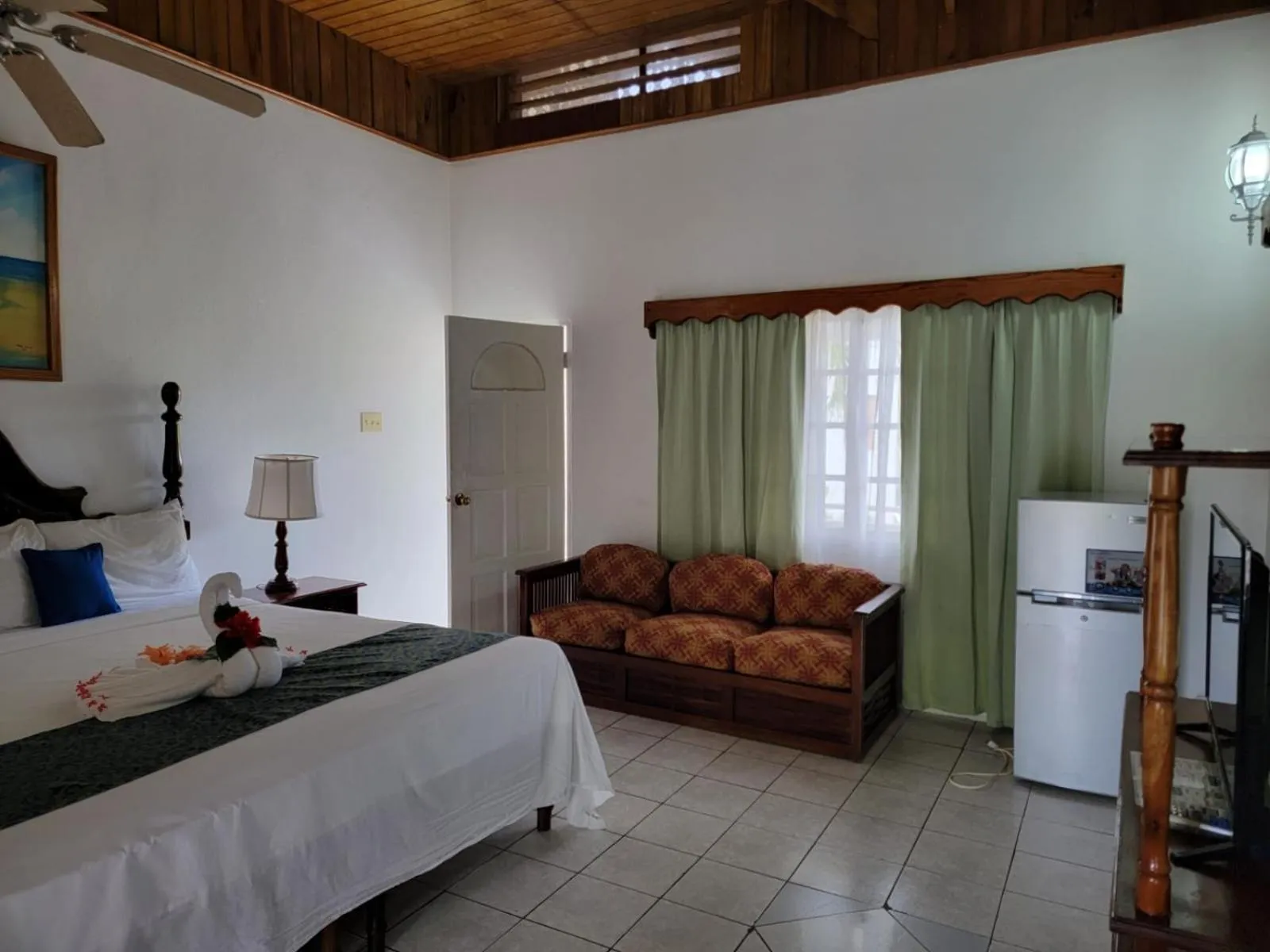 Bed in Merrils Beach Resort II