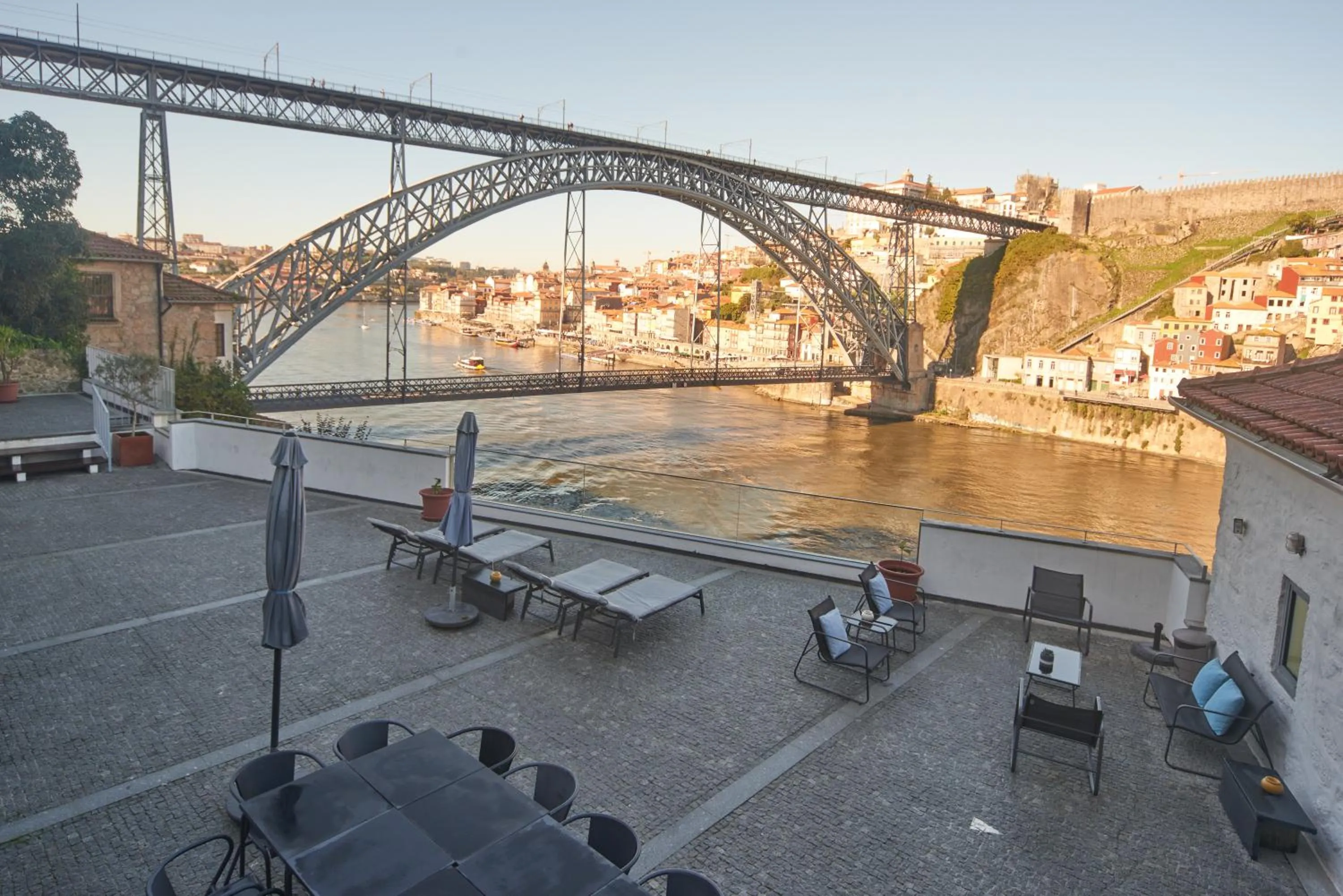 Property building in Bridge It - Suites & Views