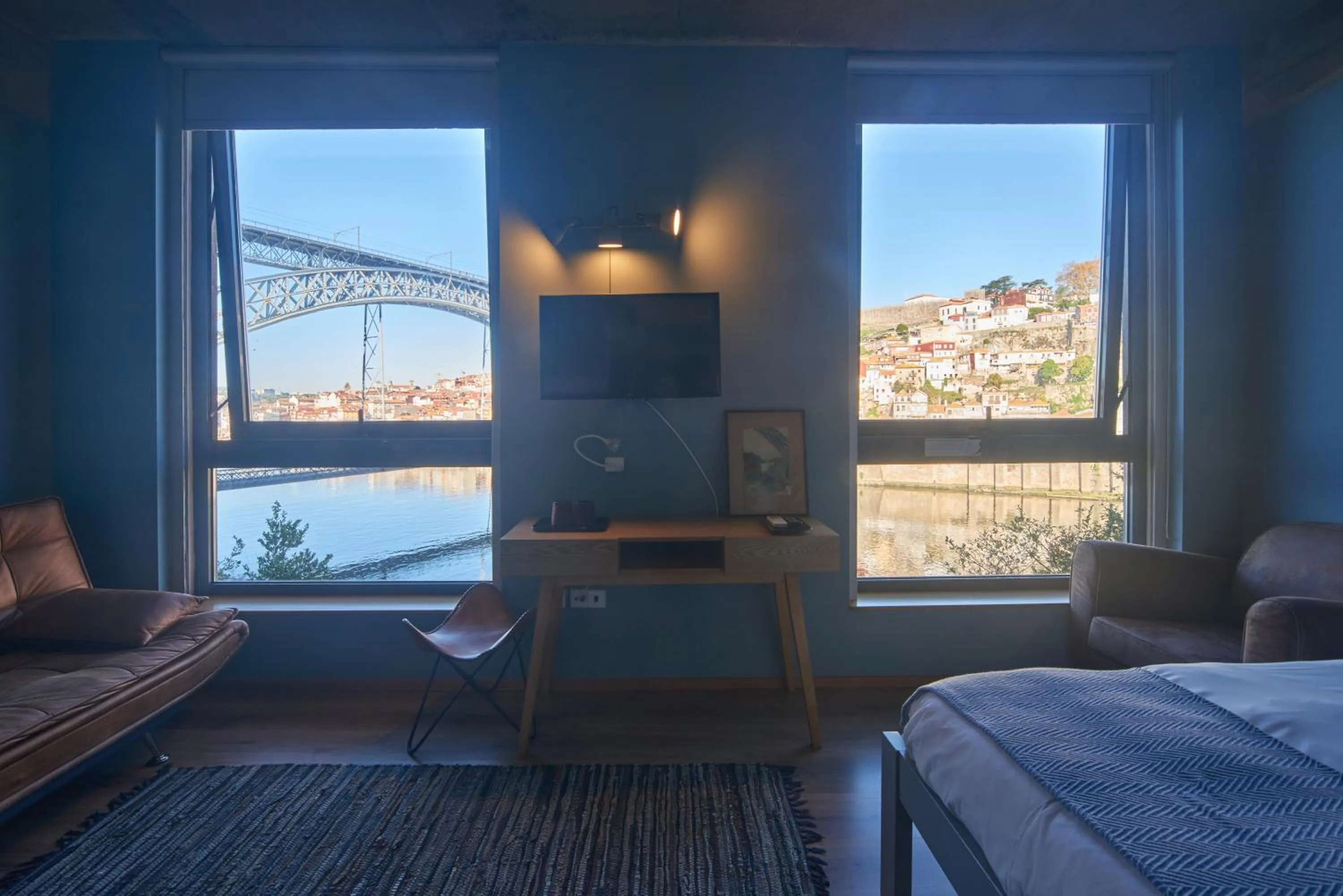 View (from property/room), Bed in Bridge It - Suites & Views