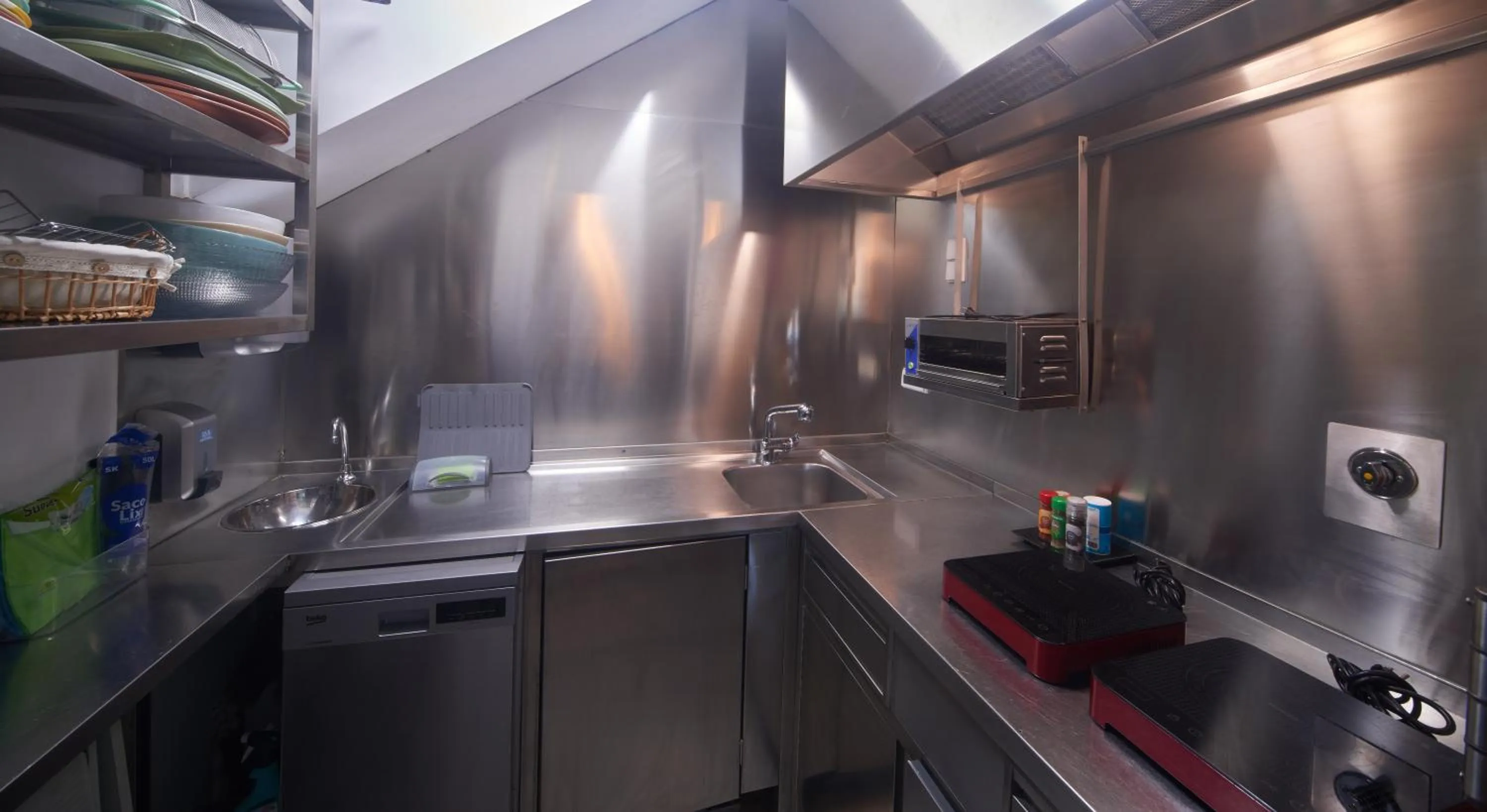 Kitchen or kitchenette in Bridge It - Suites & Views