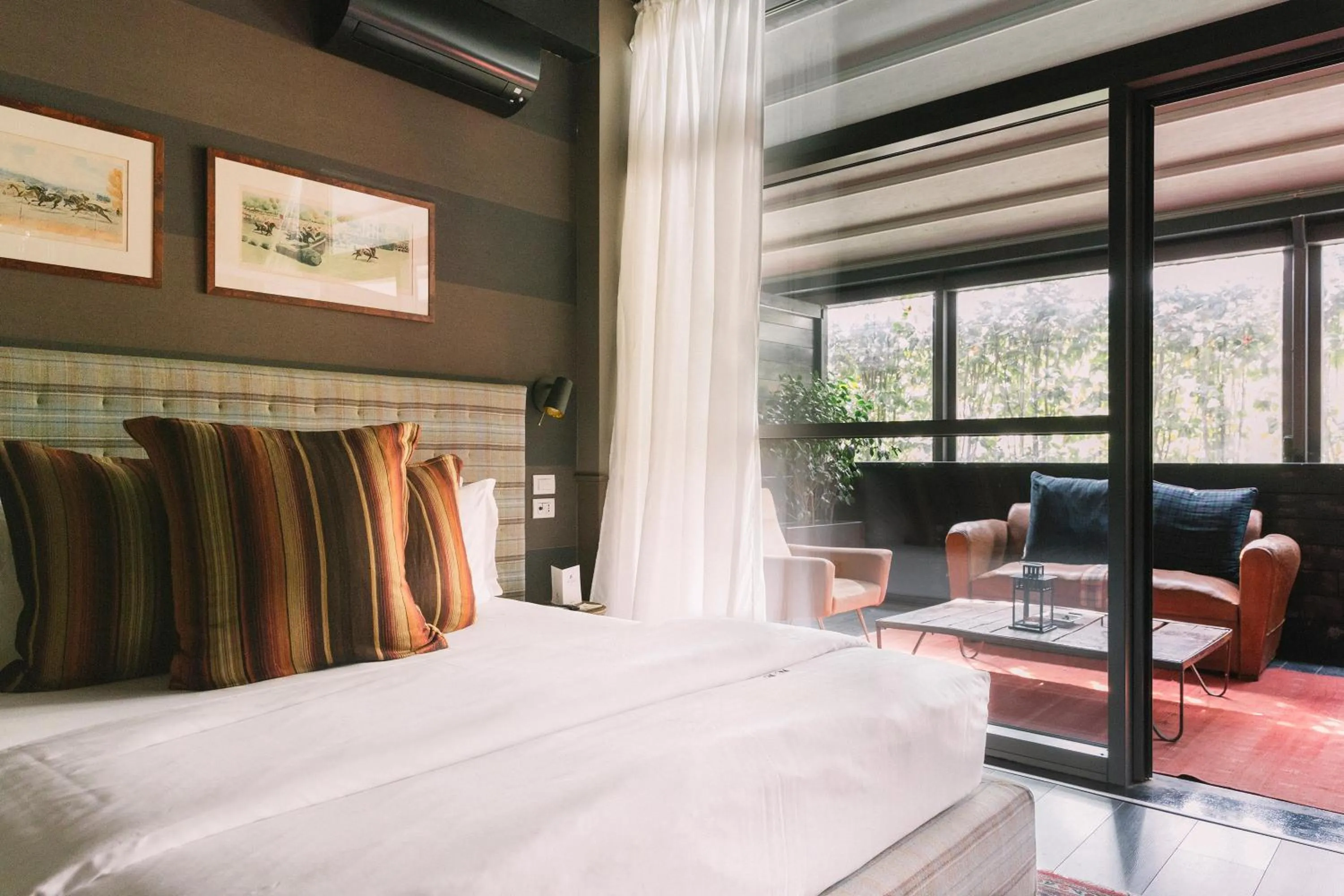 Photo of the whole room, Bed in Aethos Milan