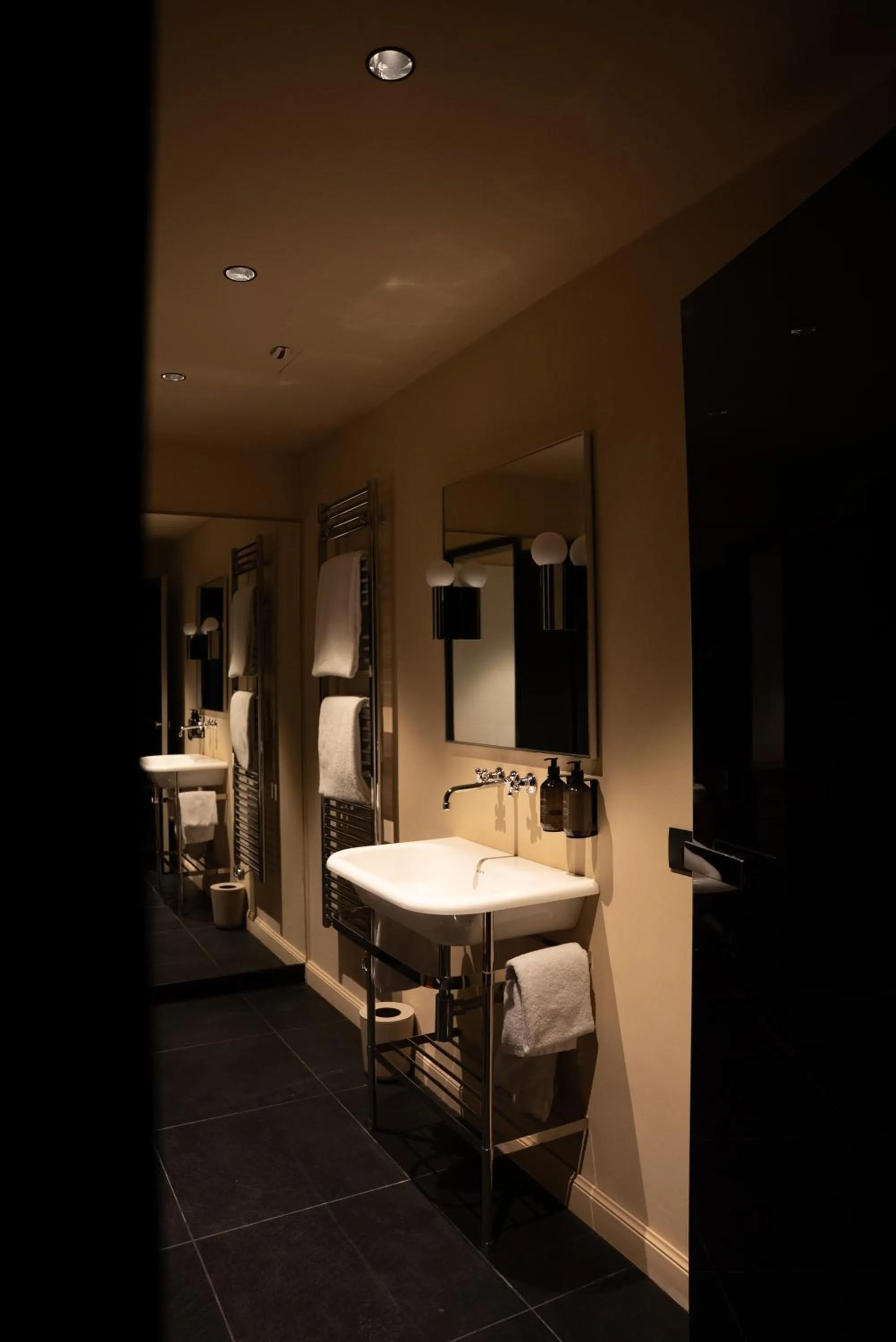 Bathroom, Bed in Aethos Hotel Milan