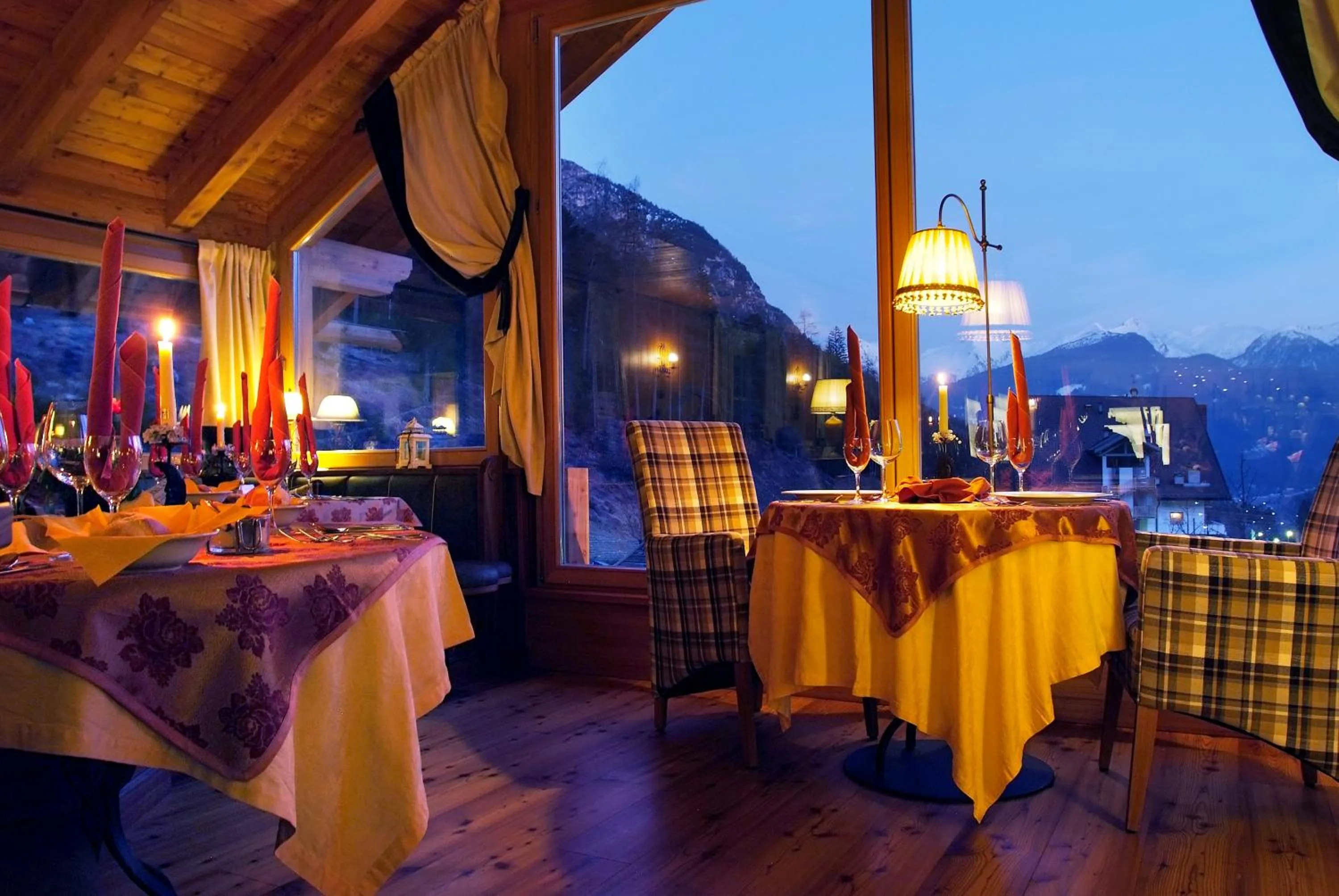 Restaurant/places to eat in Berghotel Miramonti