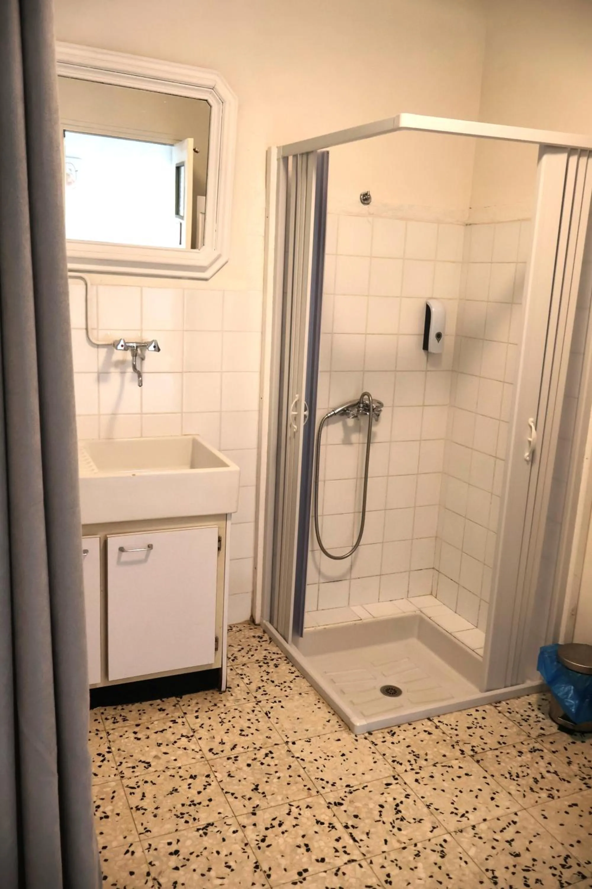 Bathroom in La Roseraie