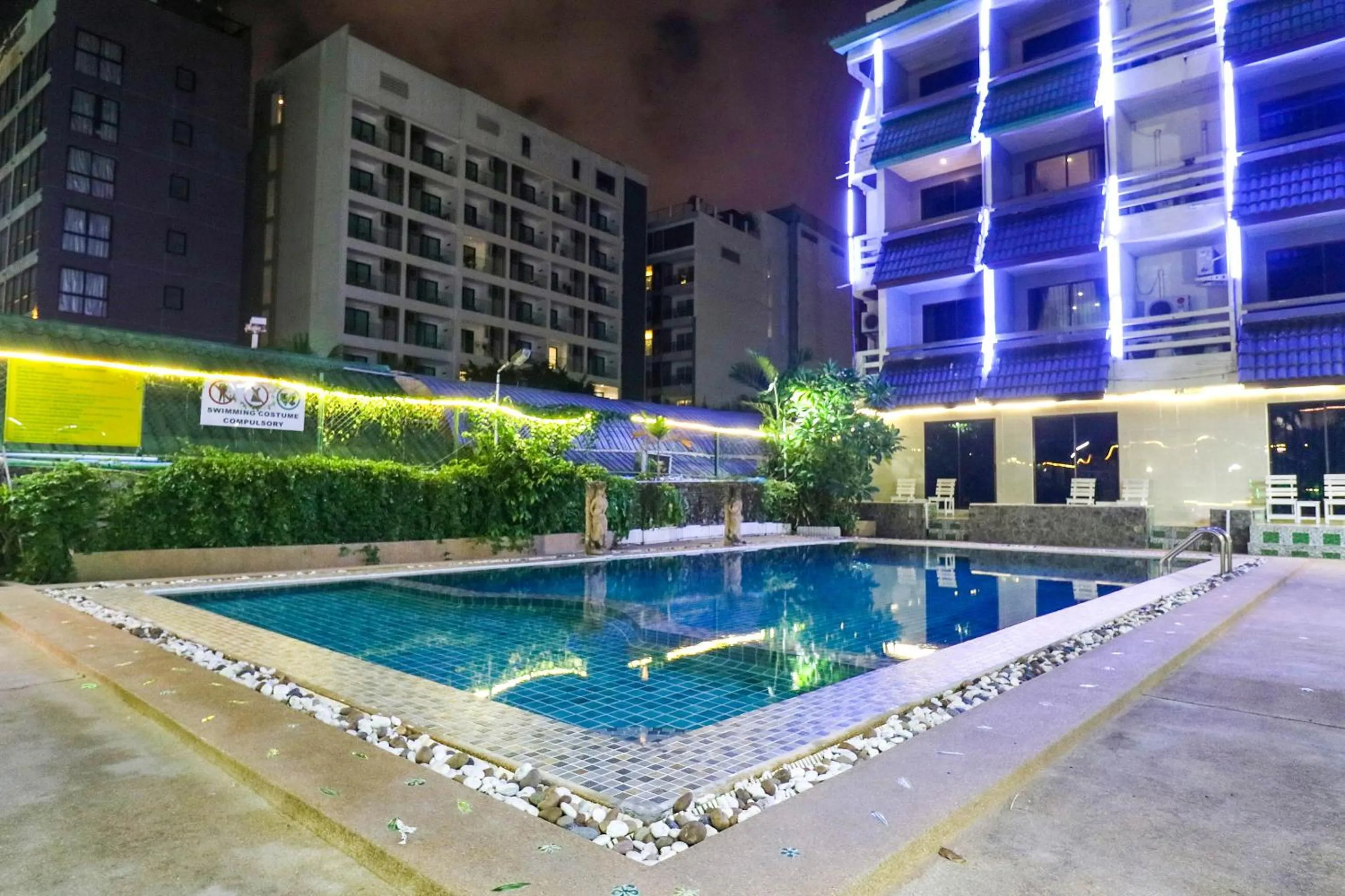 Property building in Natural Beach Hotel Pattaya