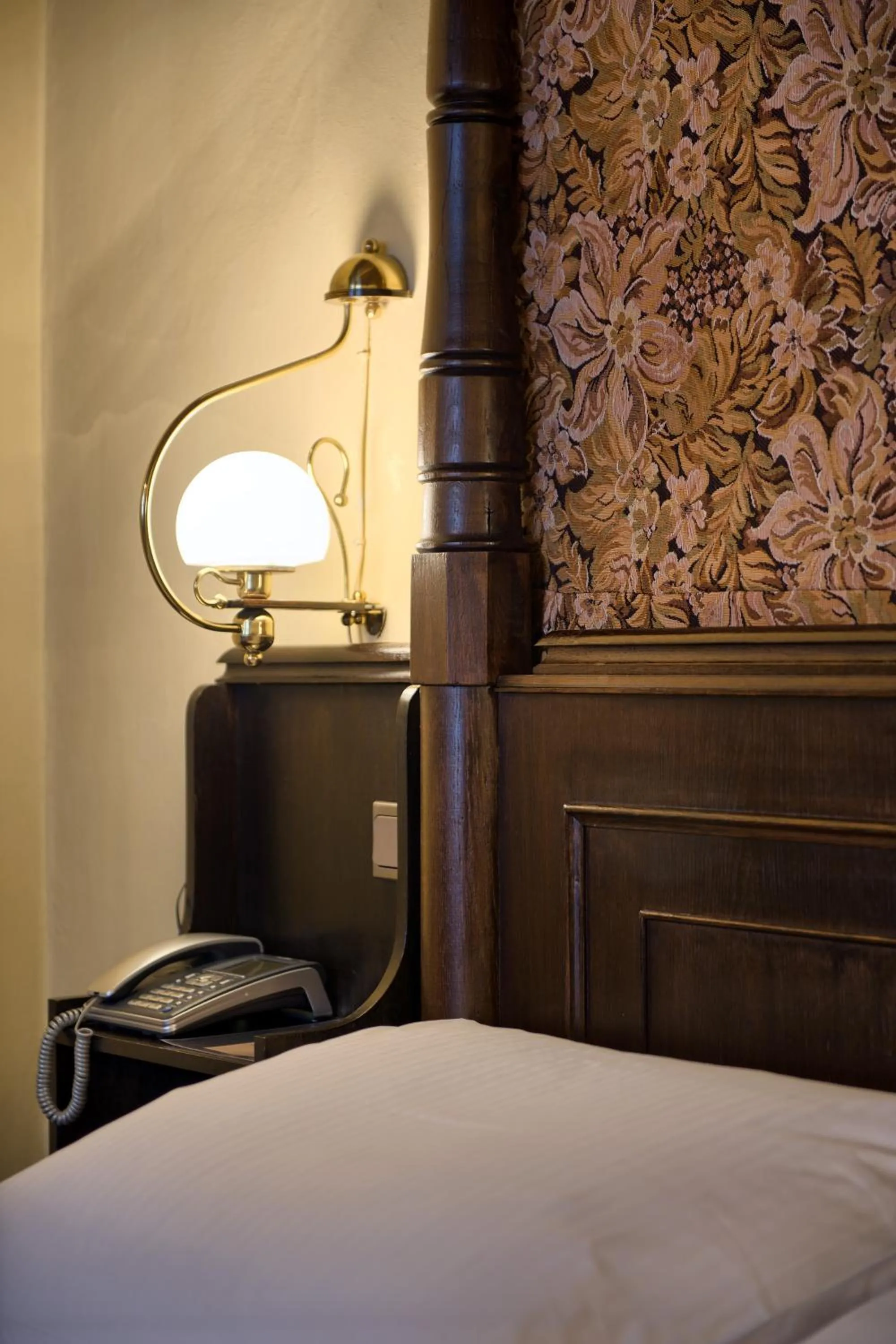 Decorative detail, Bed in Hotel Dwór Polski